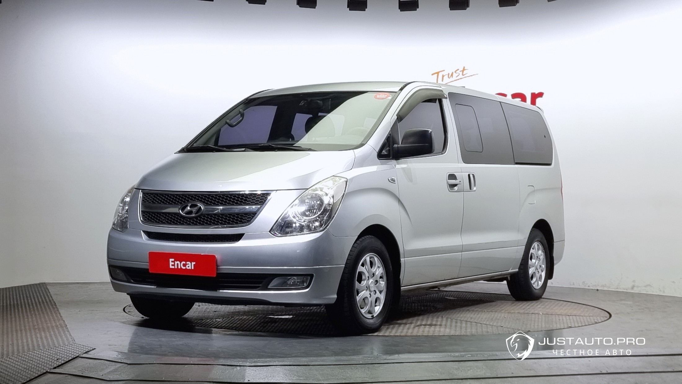 Автомобиль Hyundai Starex