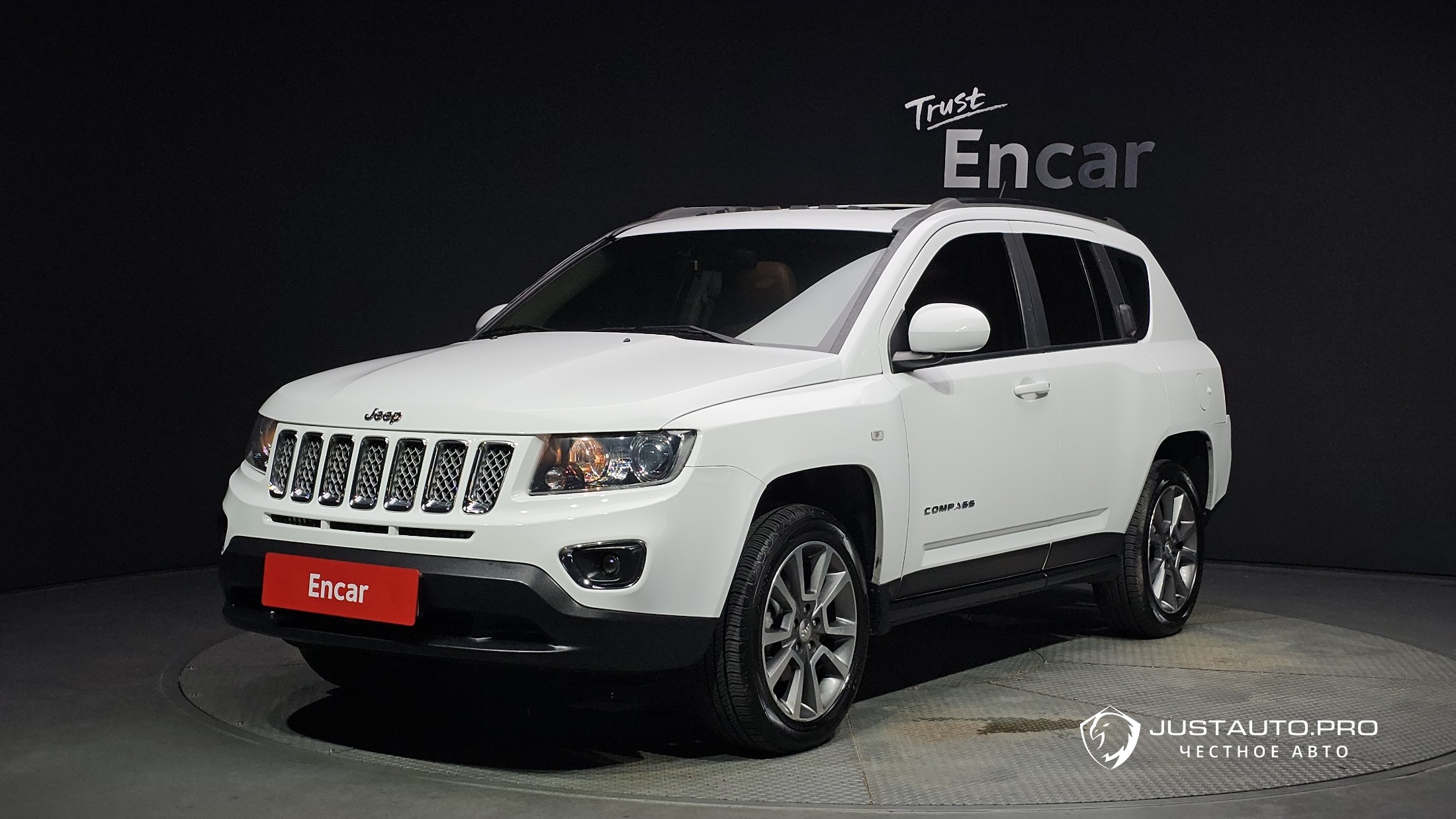 Автомобиль Jeep Compass