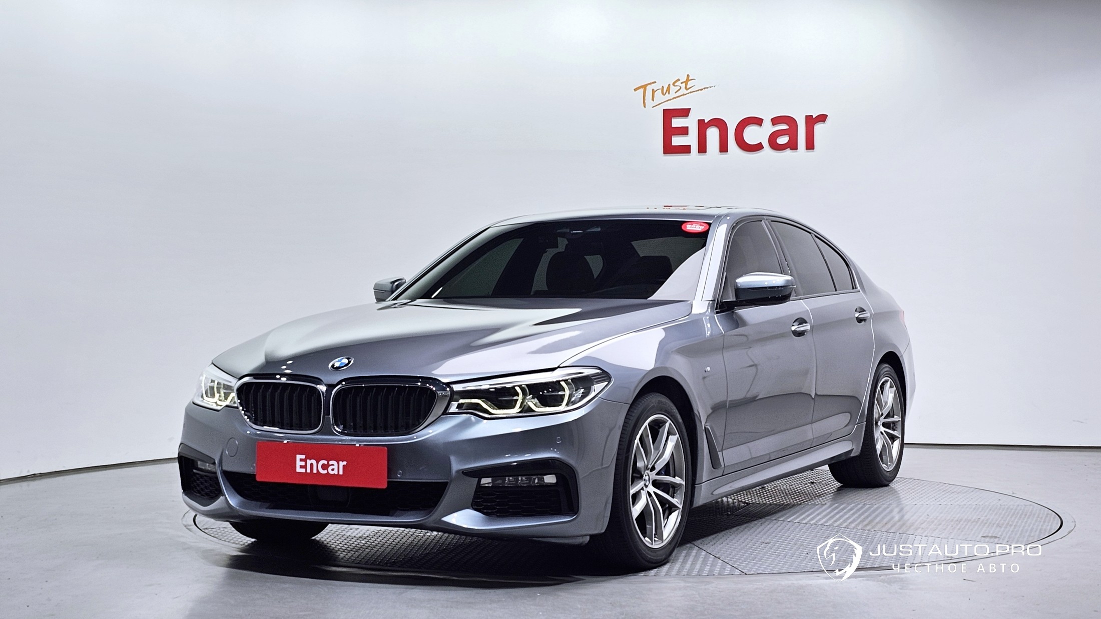 Автомобиль BMW 5-Series