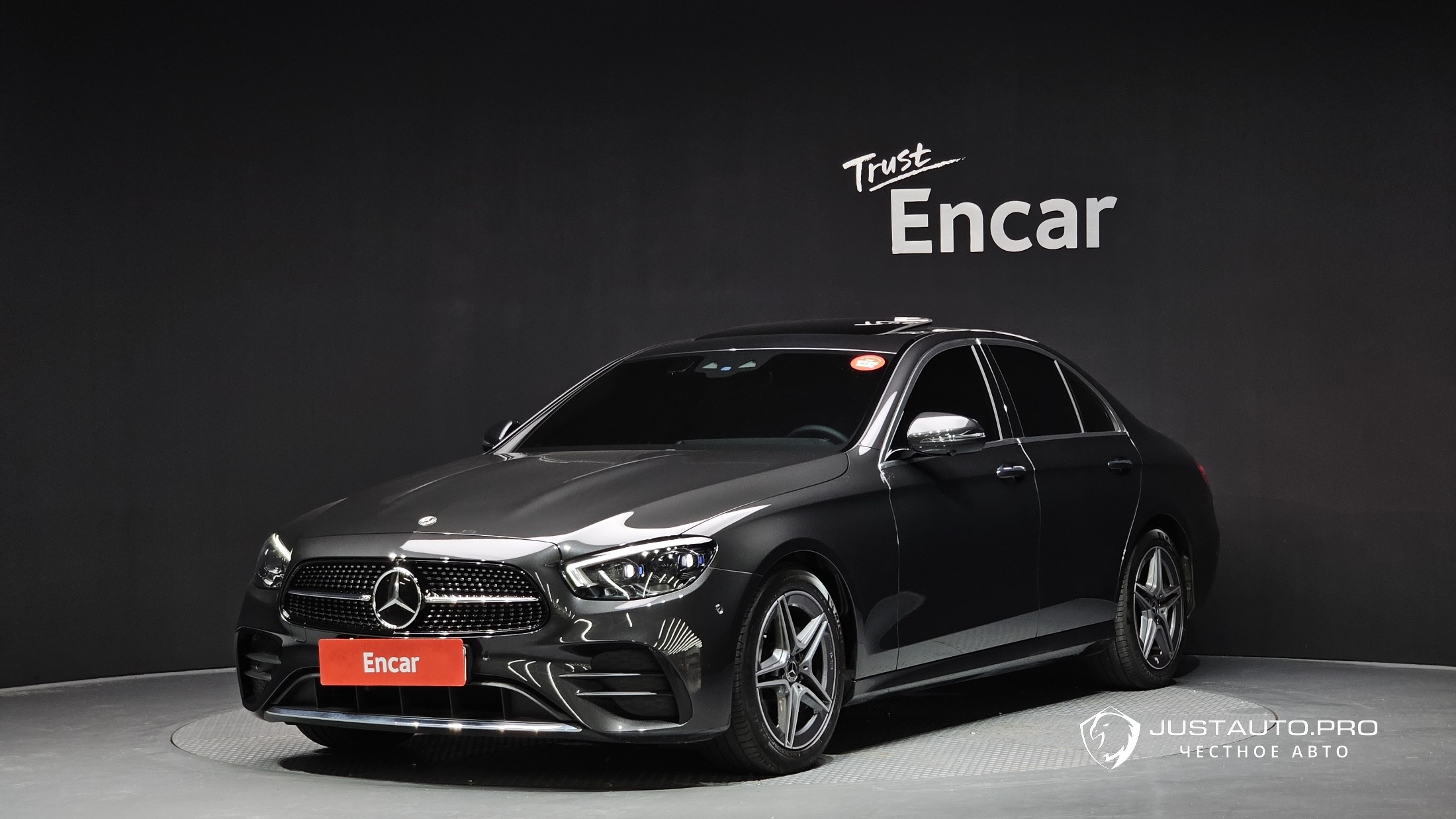 Автомобиль Mercedes-Benz E-Class