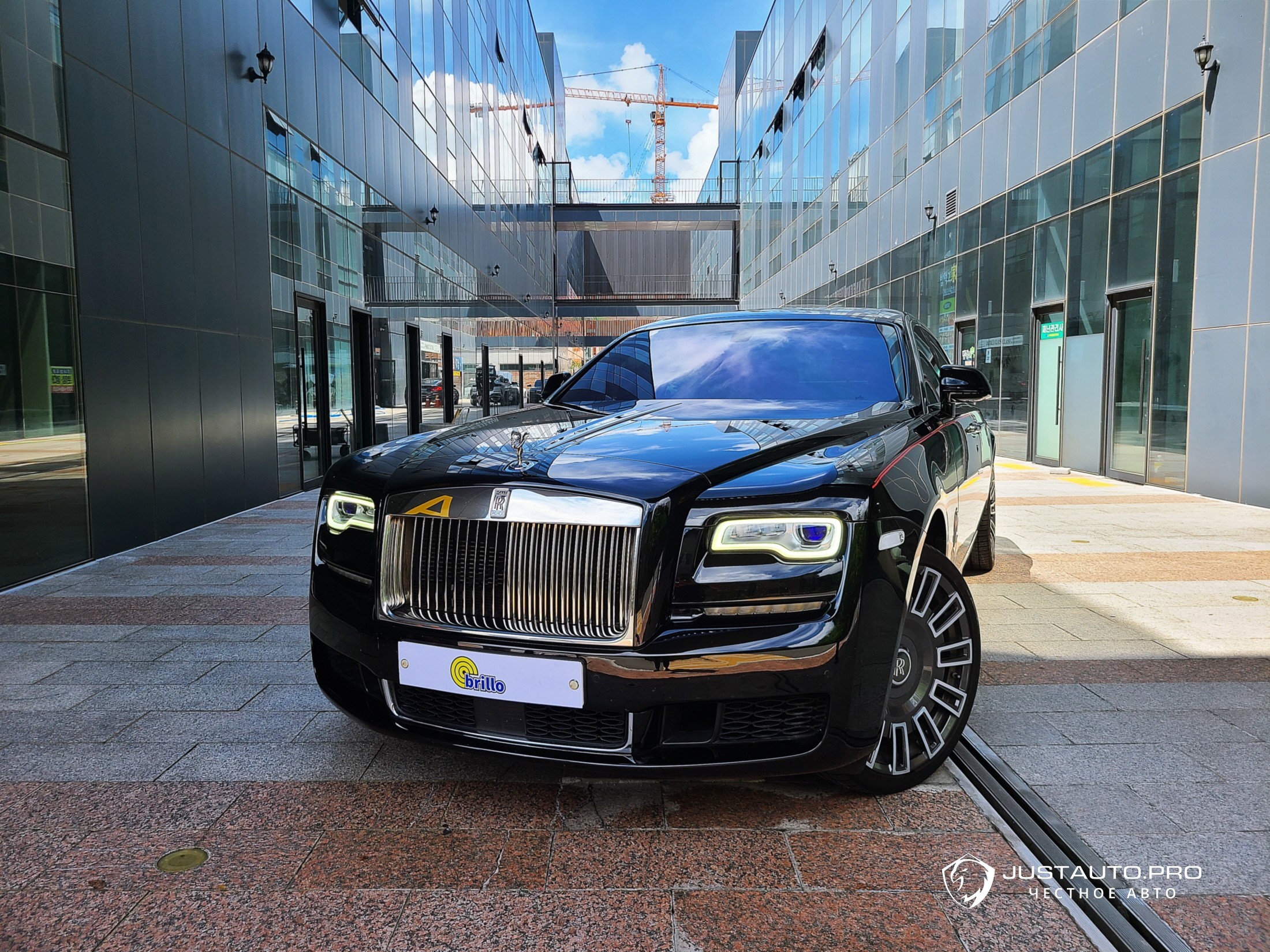 Автомобиль Rolls-Royce Ghost