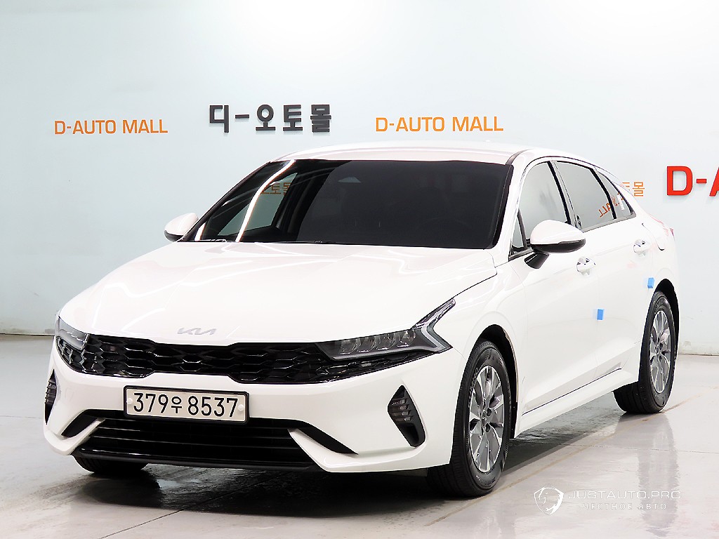 Автомобиль Kia K5