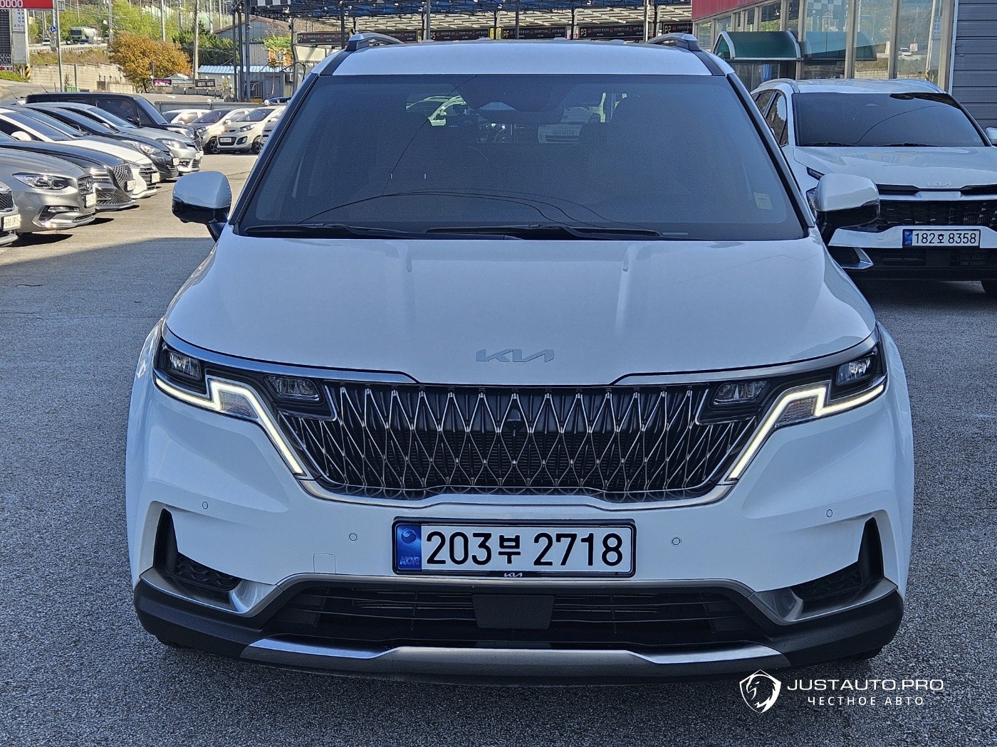 Автомобиль Kia Canival