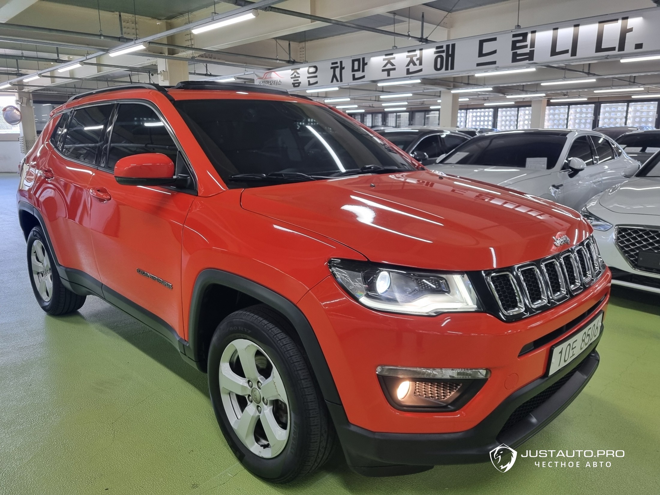 Автомобиль Jeep Compass