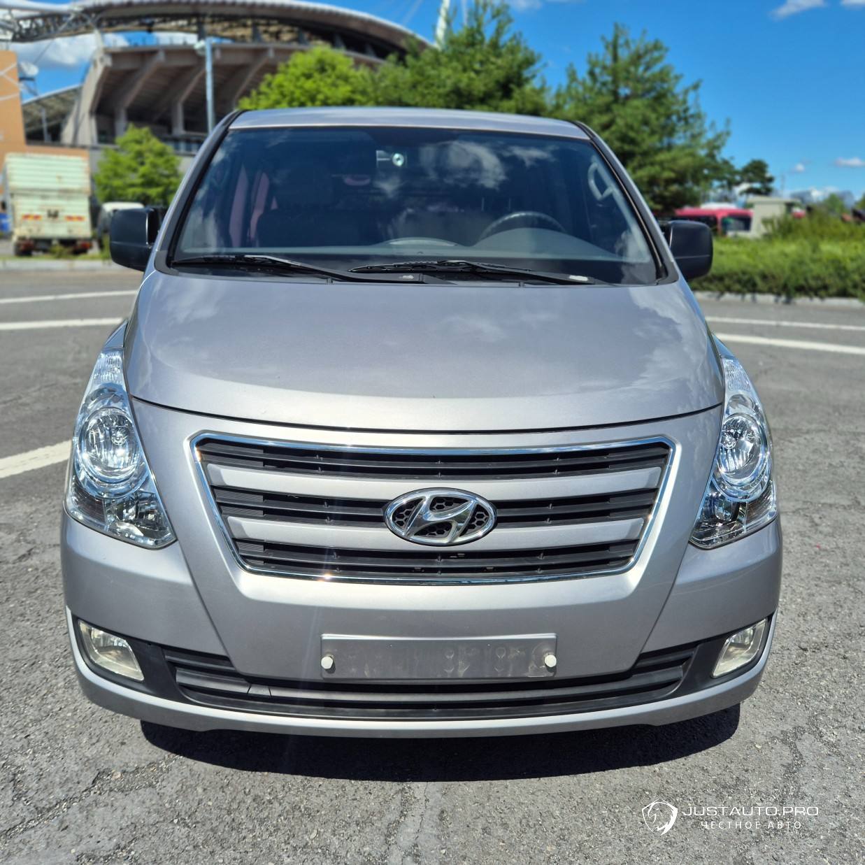 Автомобиль Hyundai Starex