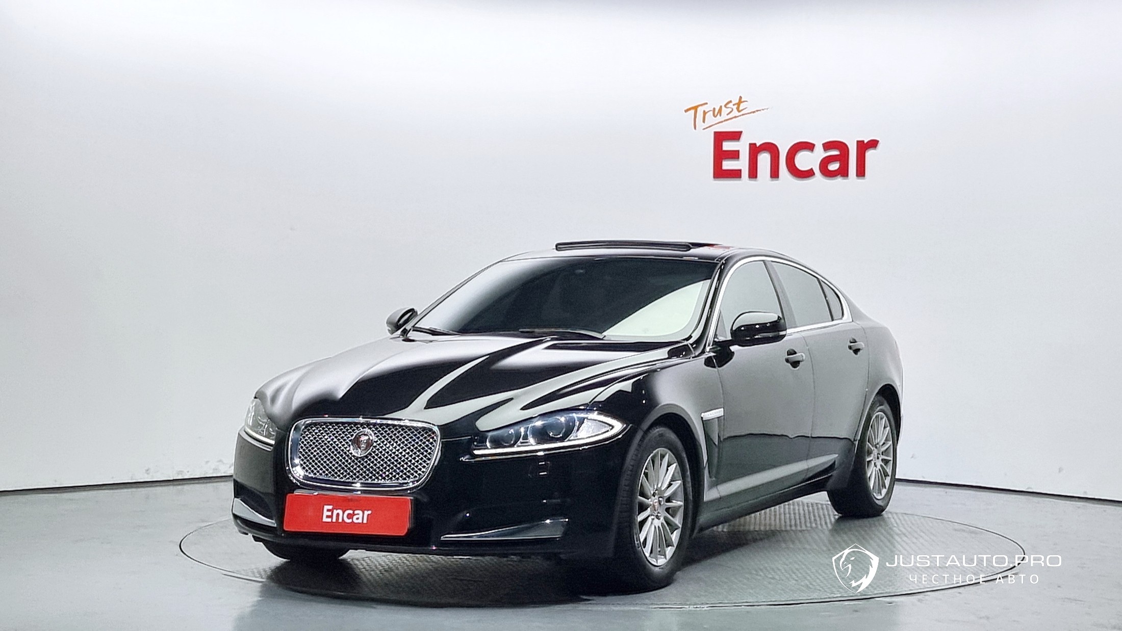 Автомобиль Jaguar XF