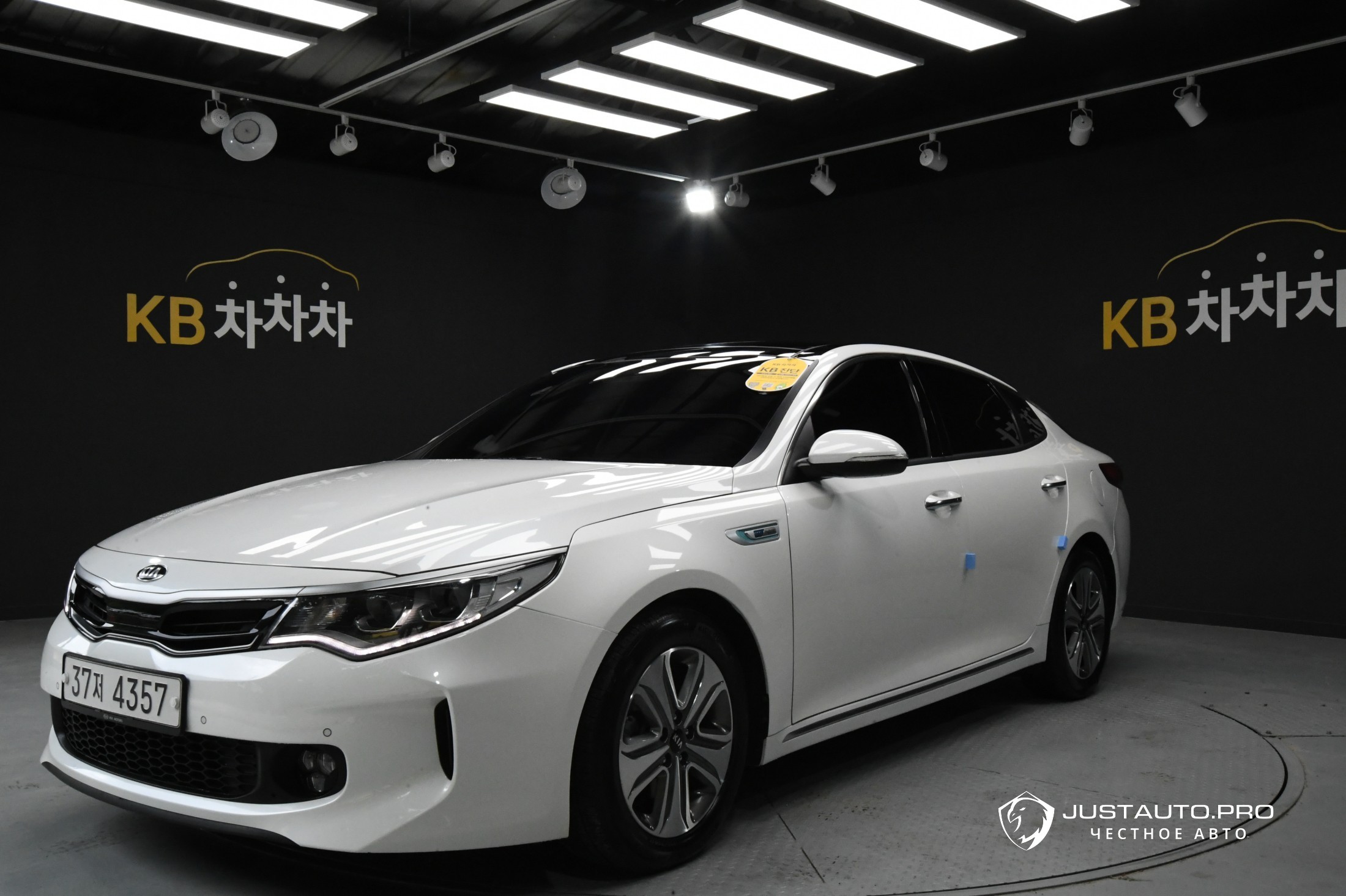 Автомобиль Kia K5