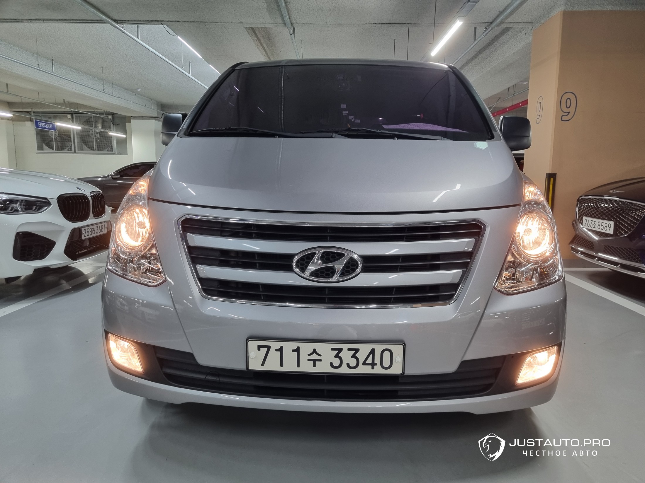 Автомобиль Hyundai Starex