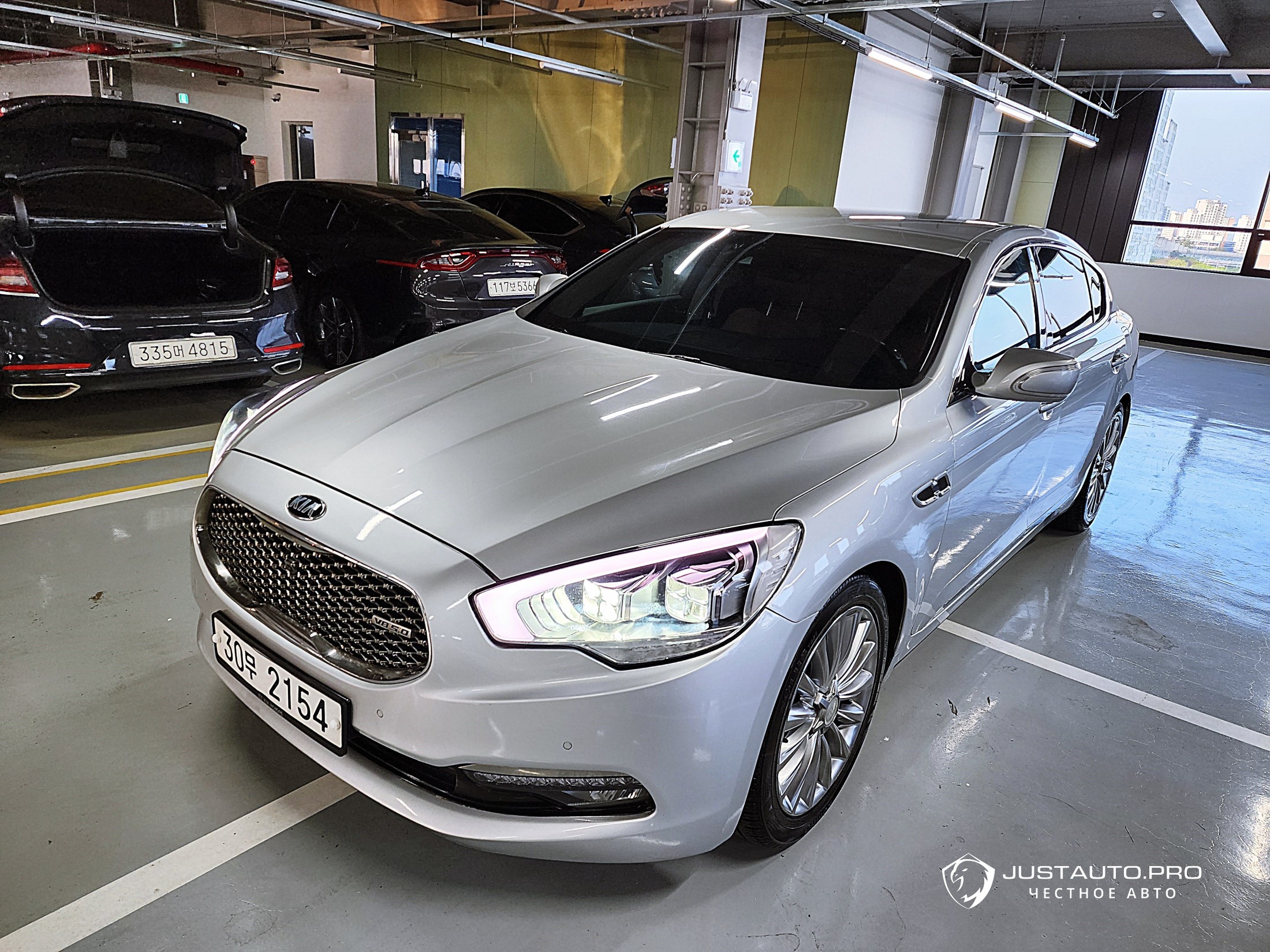 Автомобиль Kia K9