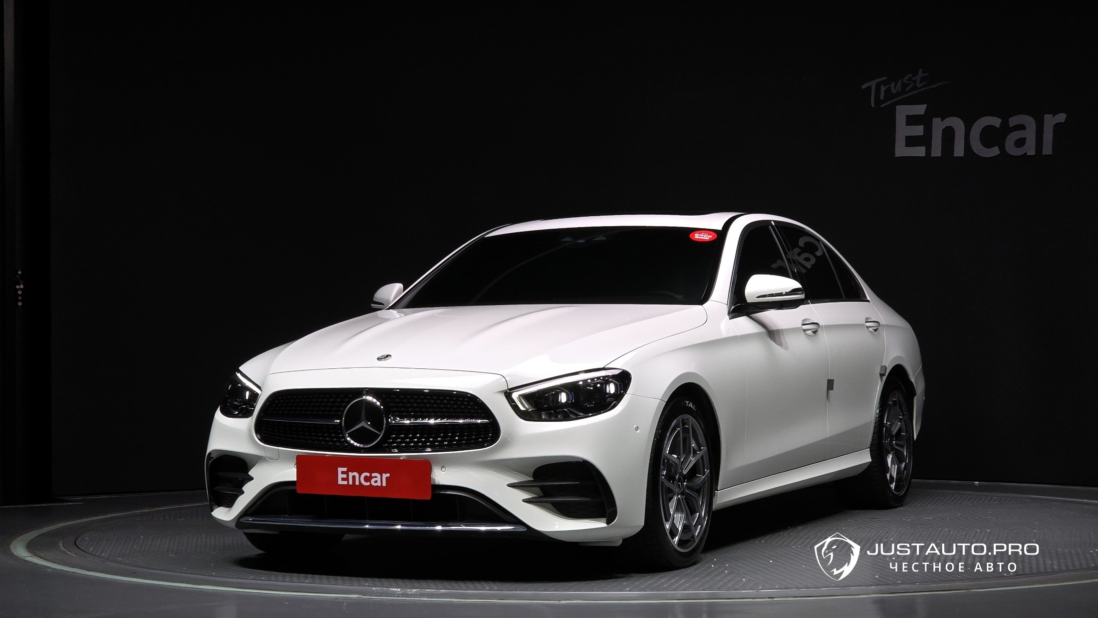 Автомобиль Mercedes-Benz E-Class