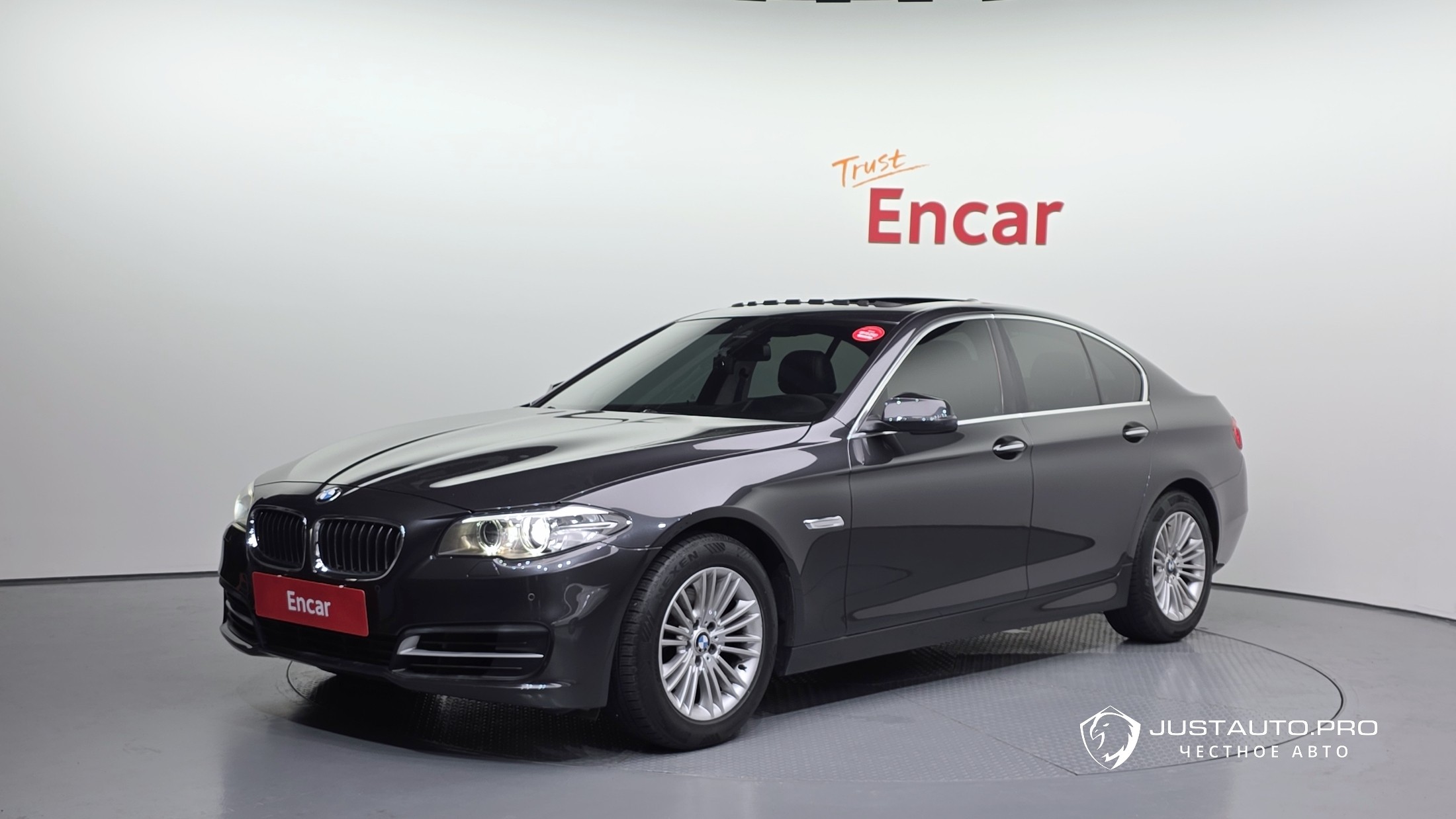 Автомобиль BMW 5-Series