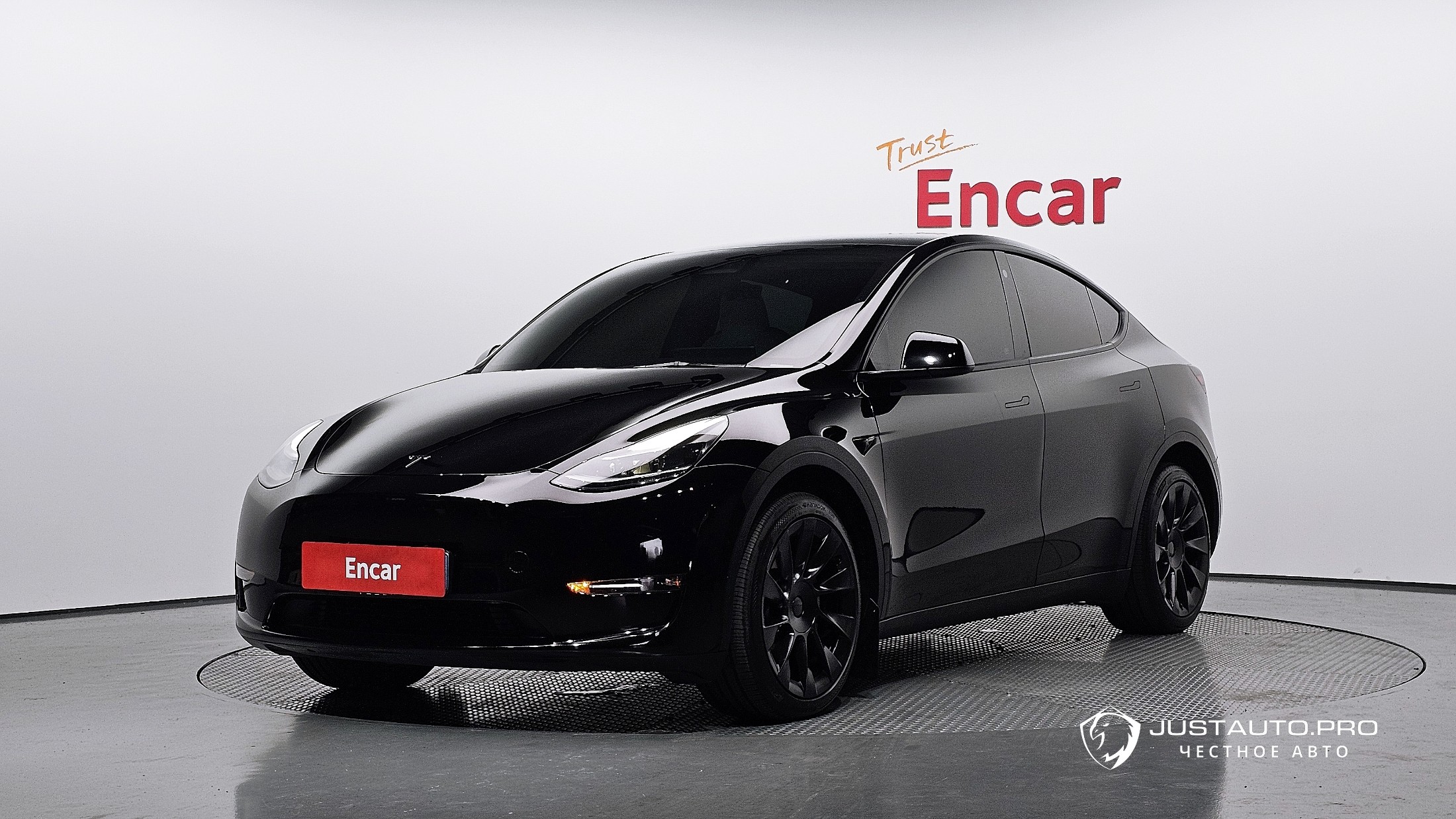 Автомобиль Tesla Model Y