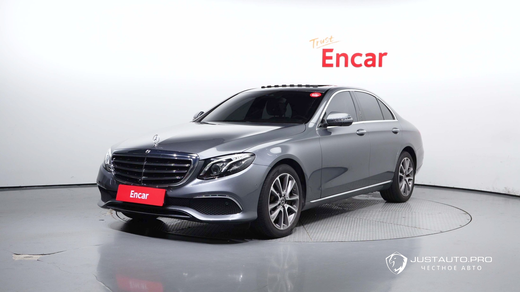 Автомобиль Mercedes-Benz E-Class