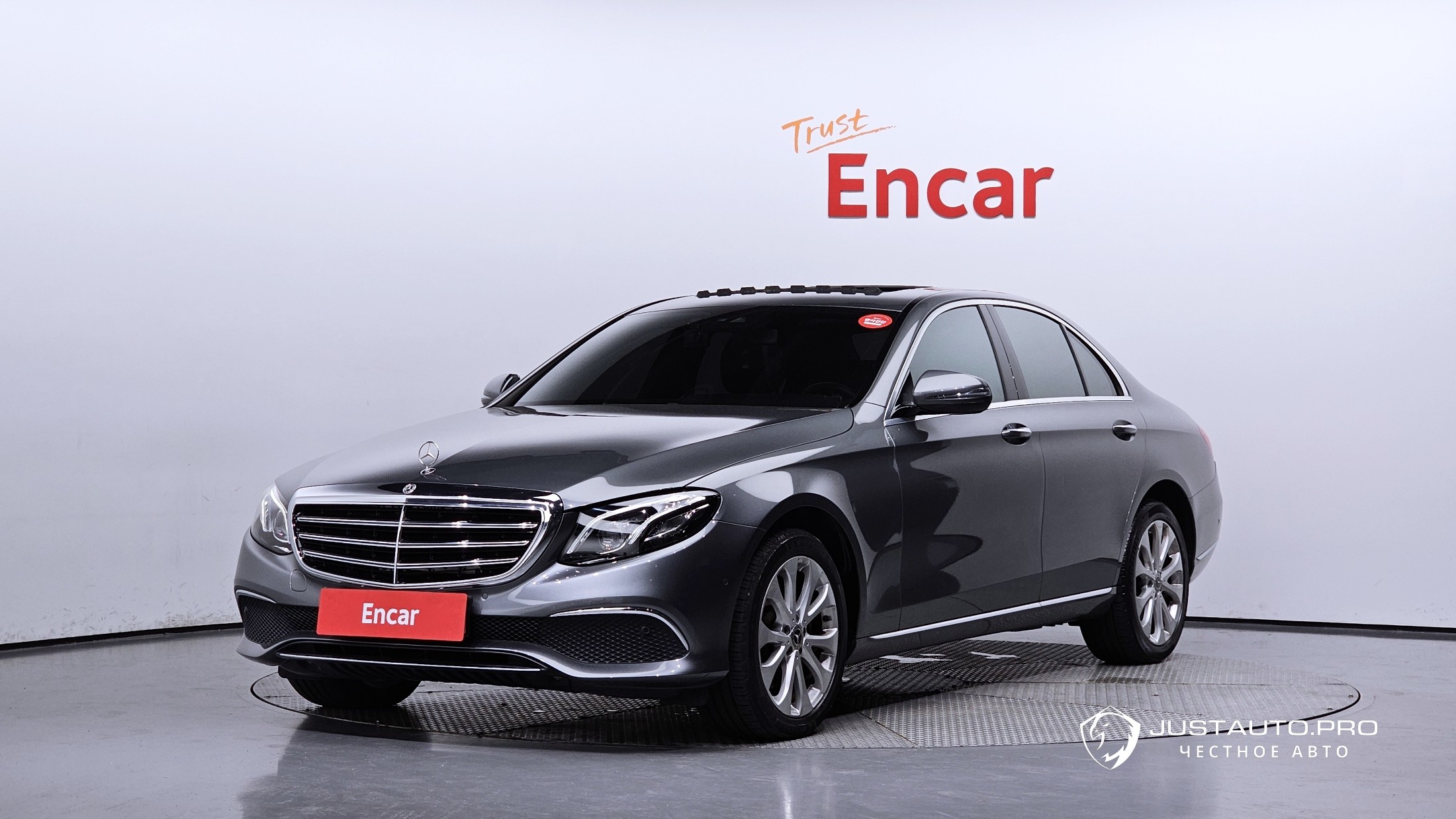 Автомобиль Mercedes-Benz E-Class