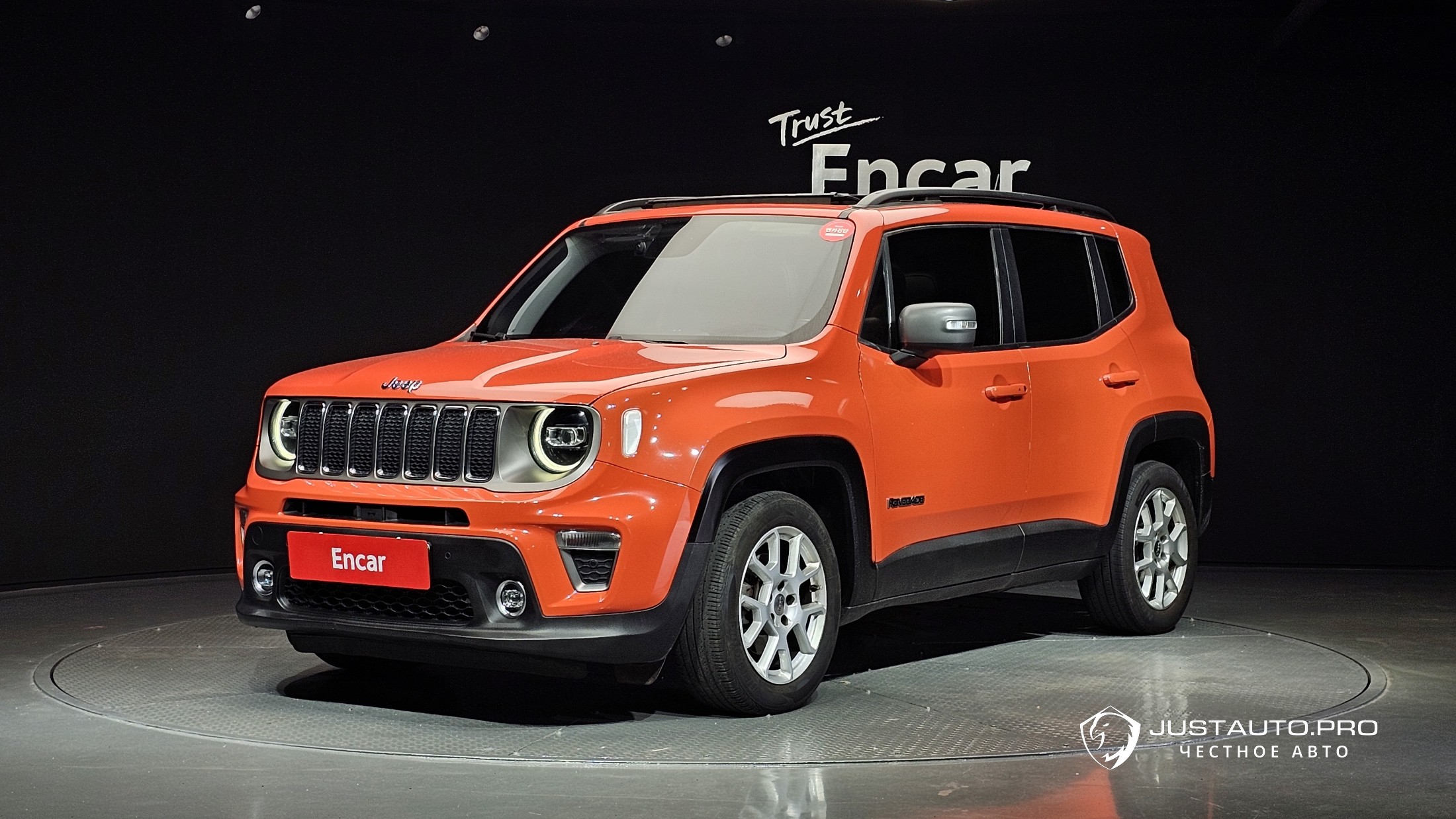 Автомобиль Jeep Renegade