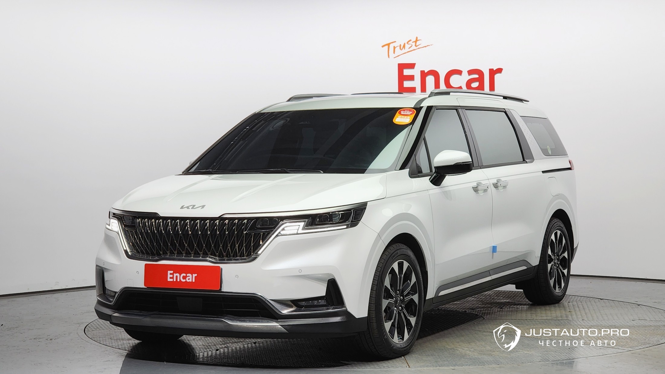 Автомобиль Kia Canival