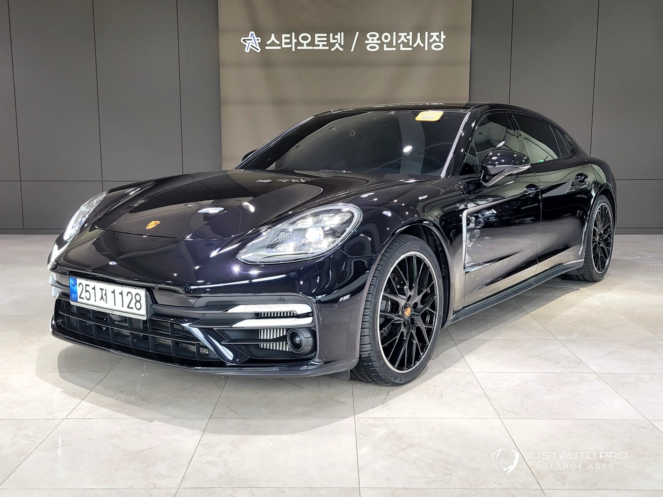Автомобиль Porsche Panamera