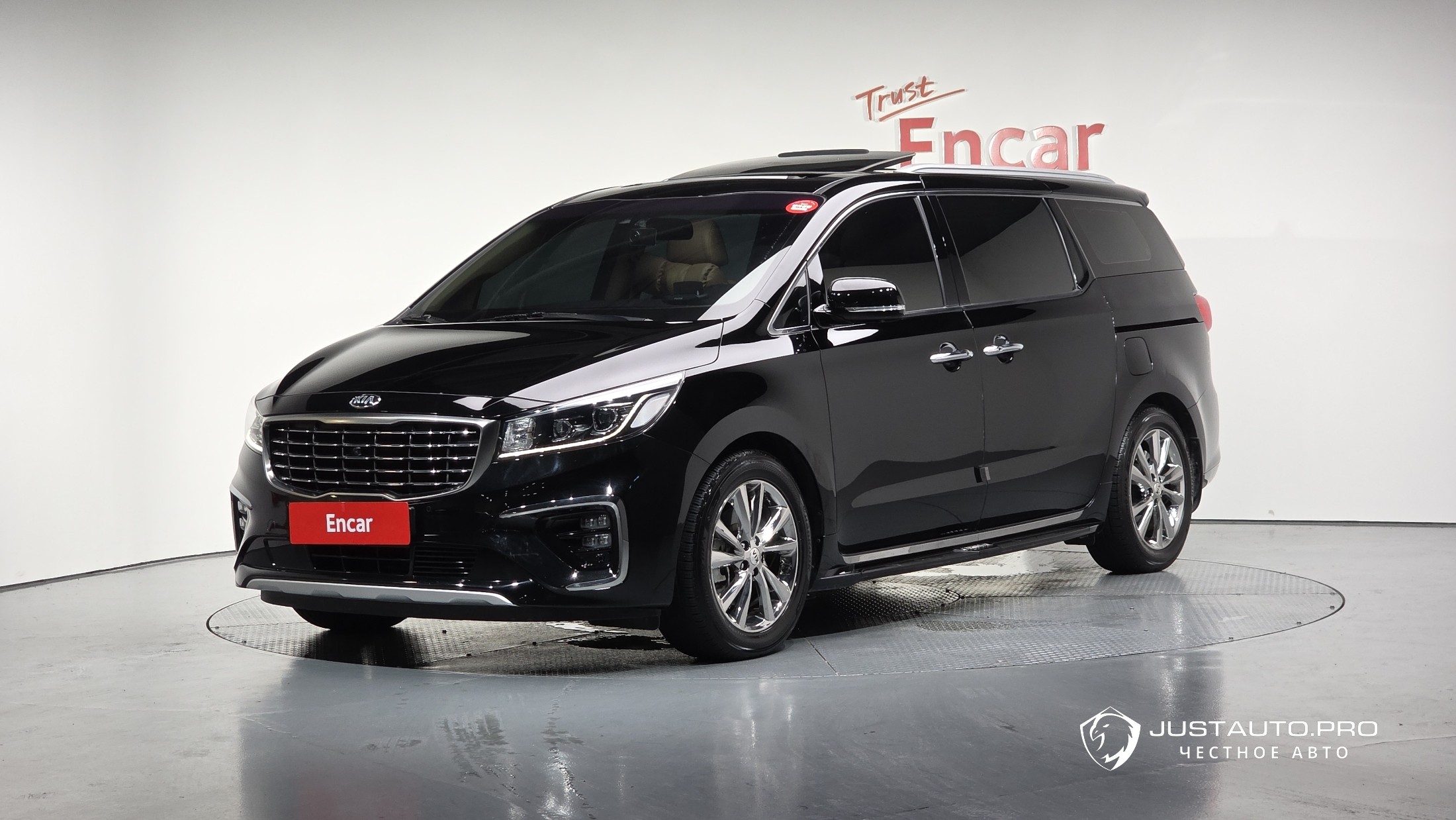 Автомобиль Kia Canival