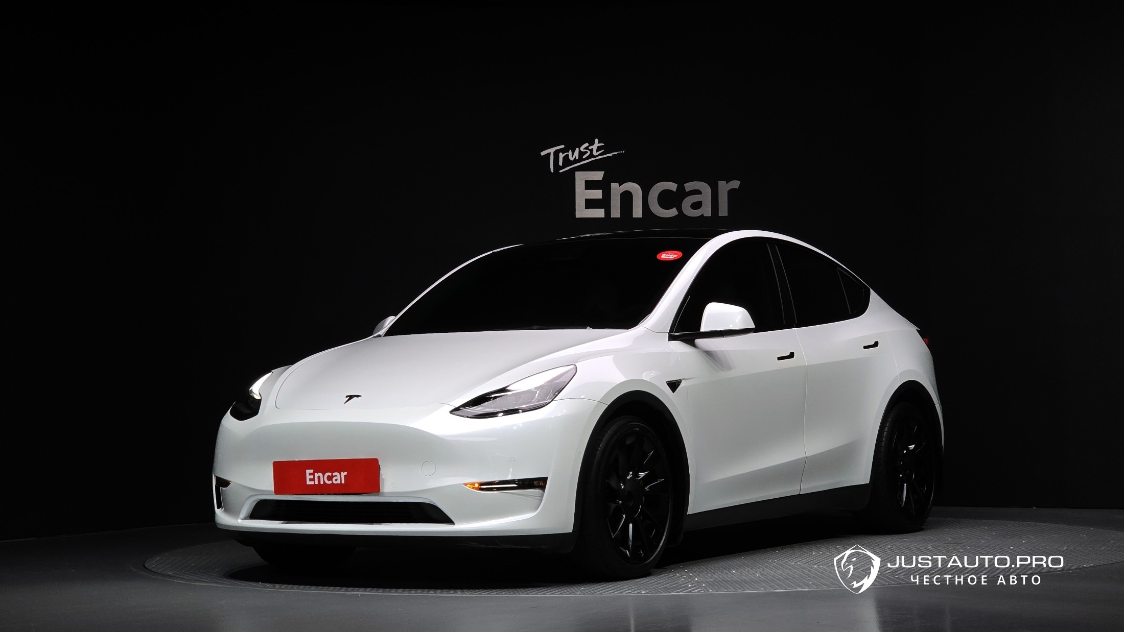 Автомобиль Tesla Model Y