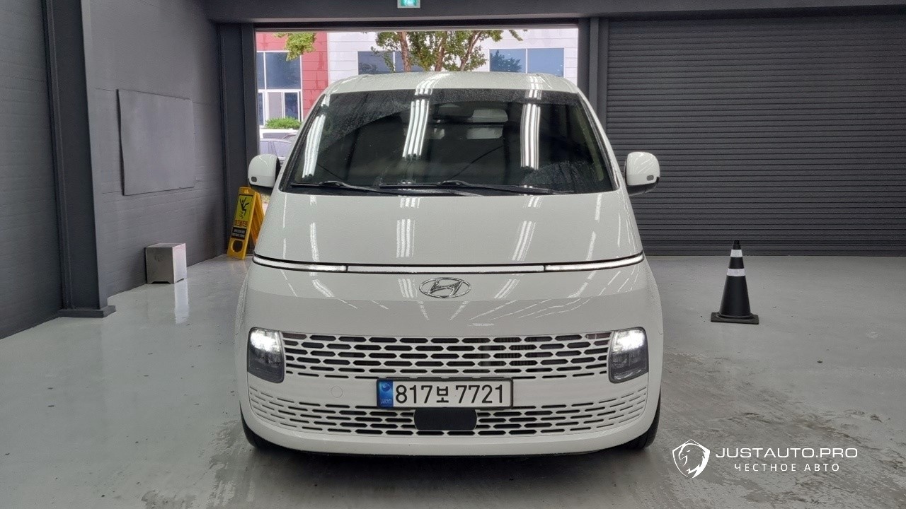 Автомобиль Hyundai Staria