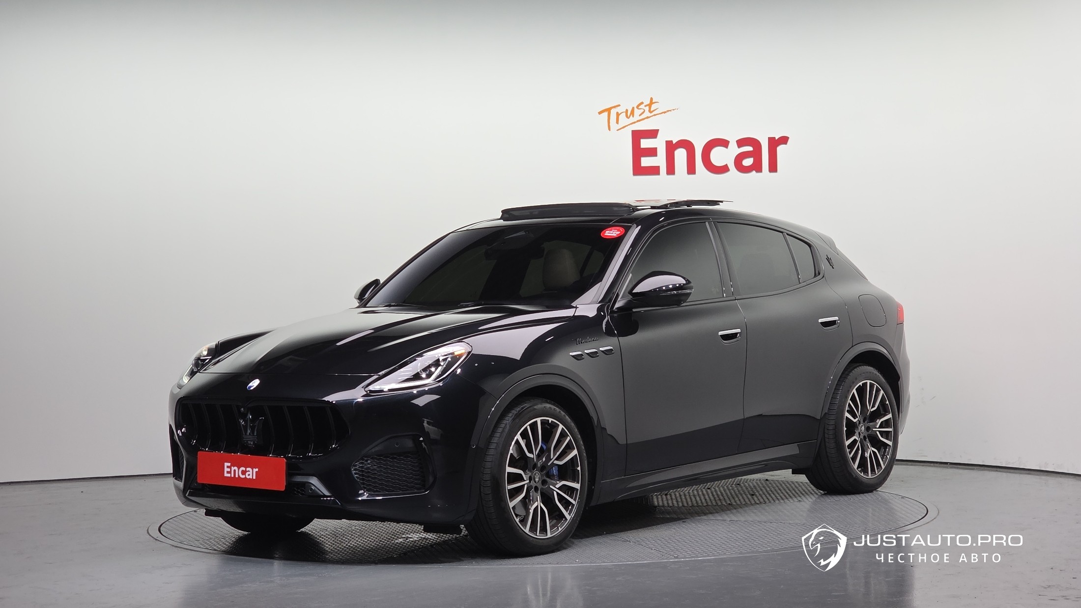 Автомобиль Maserati Grecale