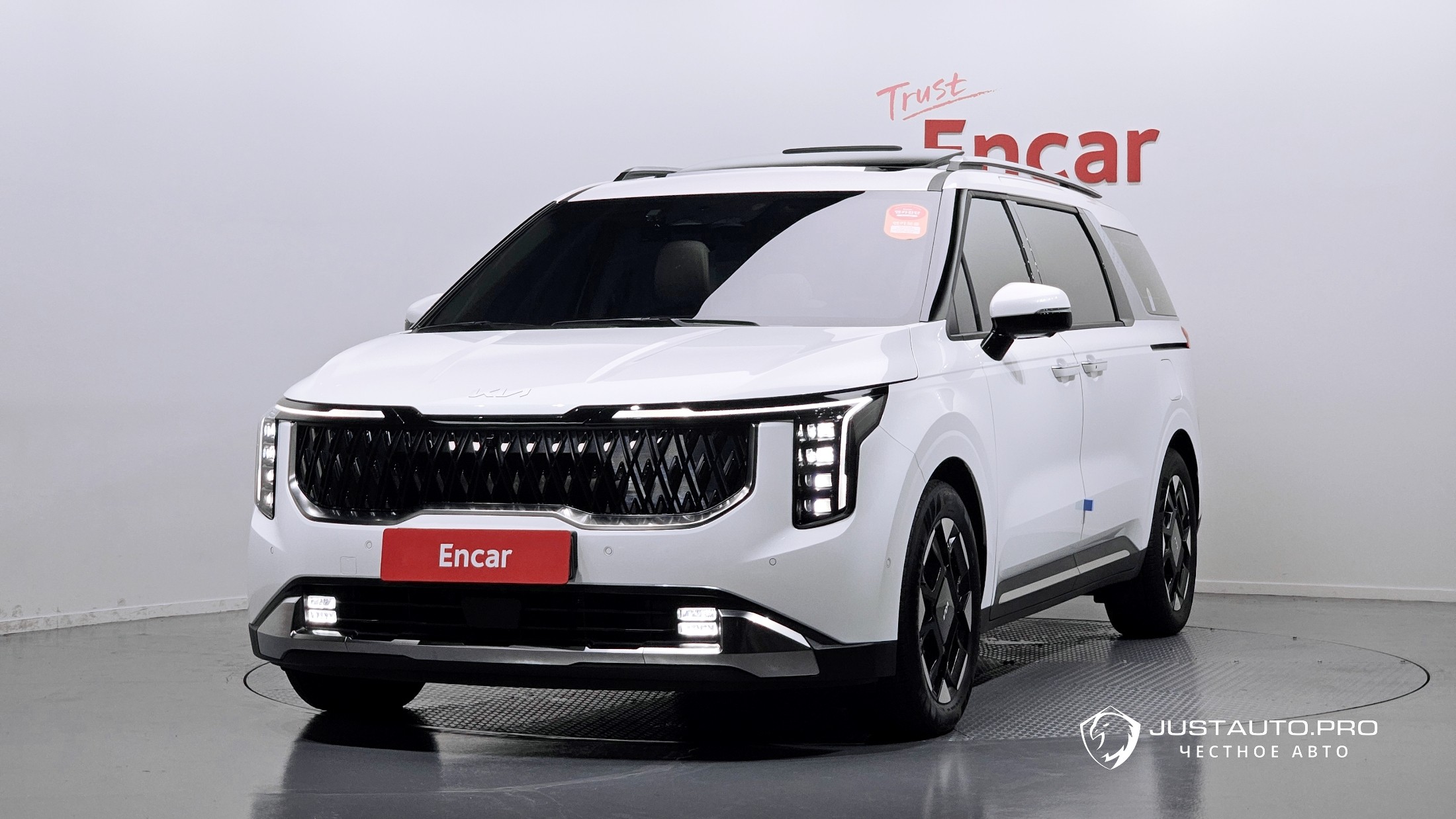 Автомобиль Kia Canival
