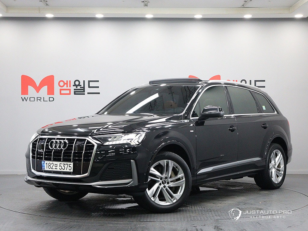 Автомобиль Audi Q7