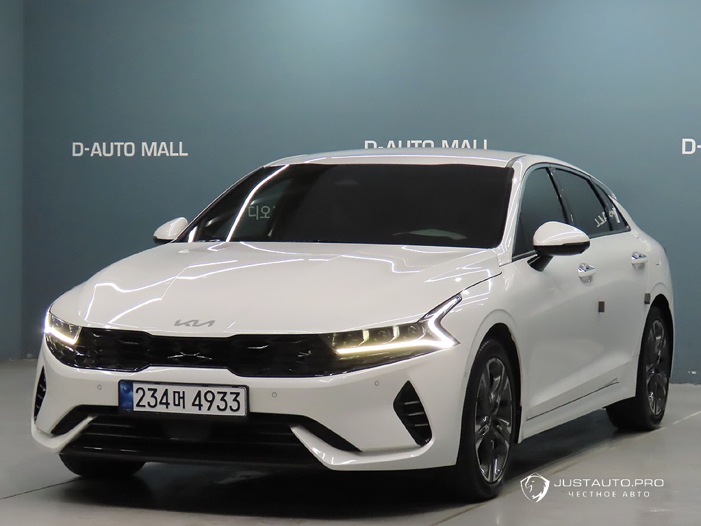 Автомобиль Kia K5