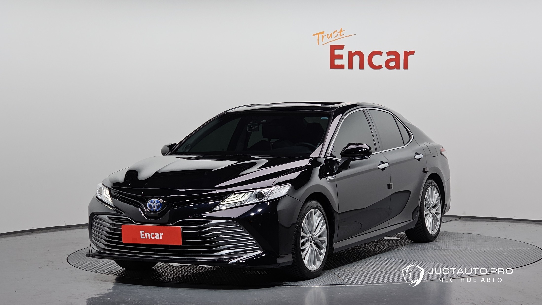 Автомобиль Toyota Camry