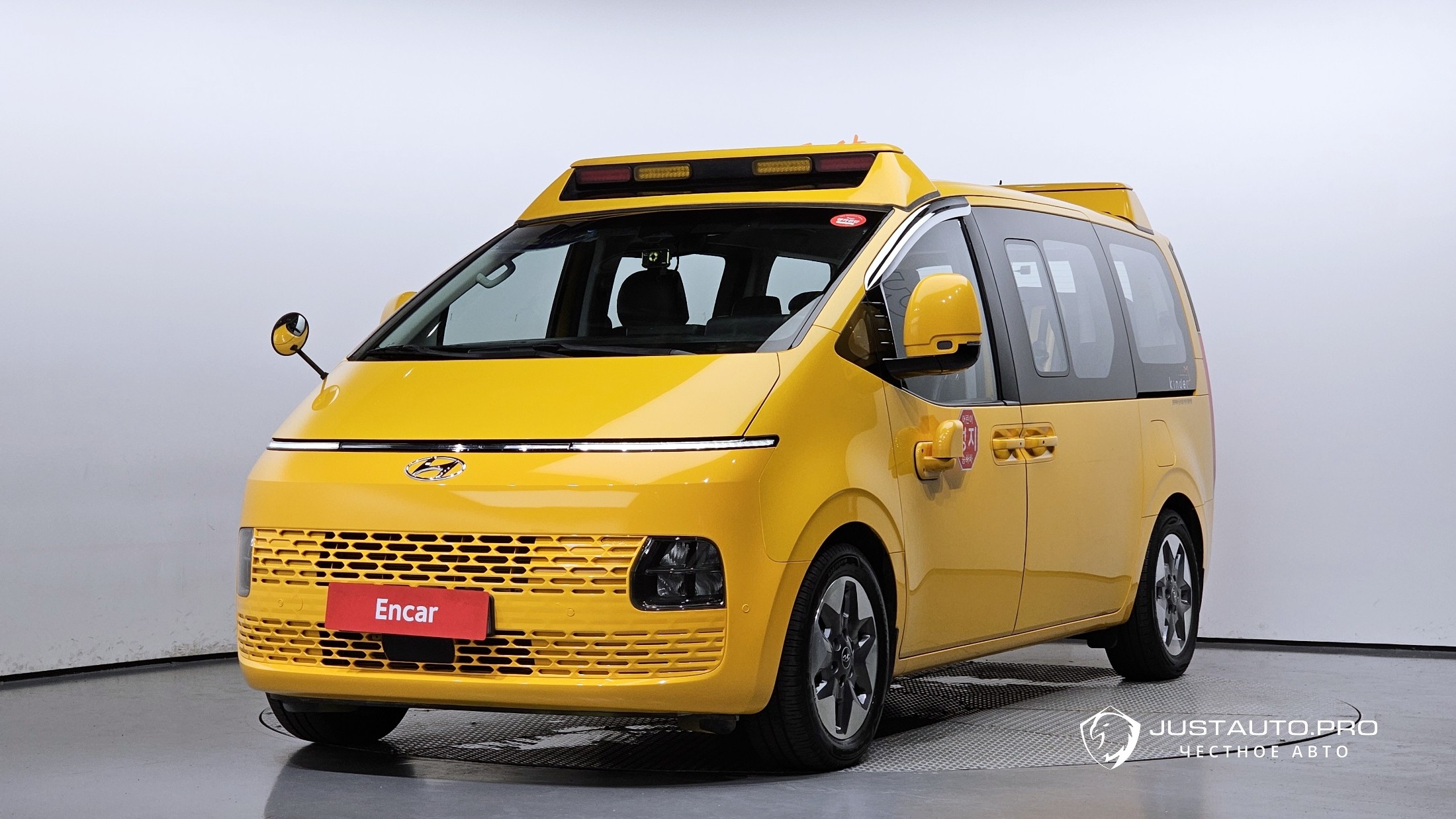 Автомобиль Hyundai Staria
