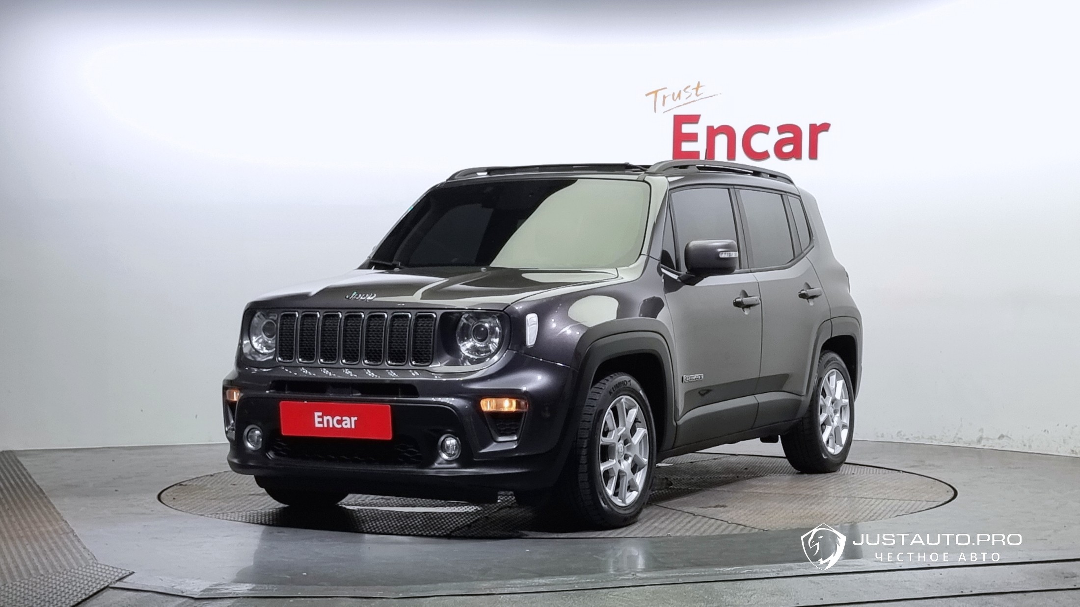 Автомобиль Jeep Renegade