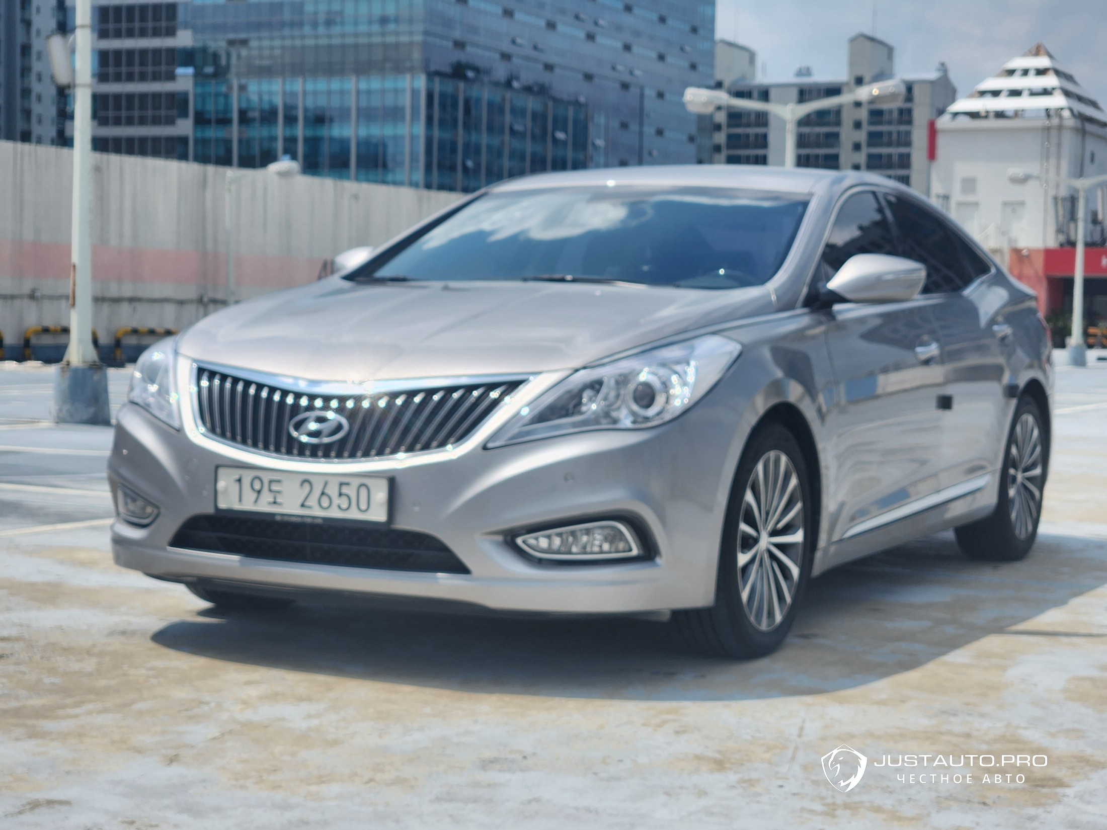 Автомобиль Hyundai Grandeur