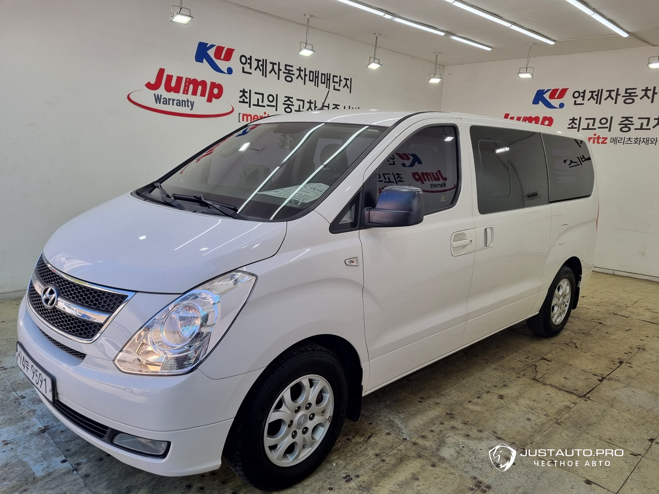 Автомобиль Hyundai Starex