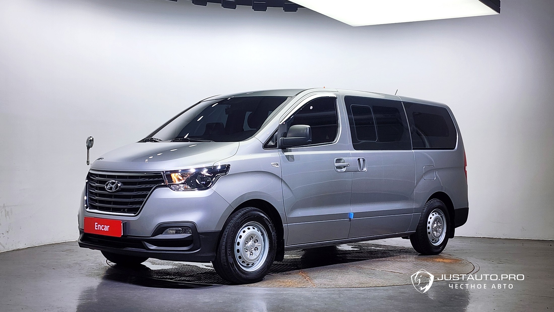 Автомобиль Hyundai Starex