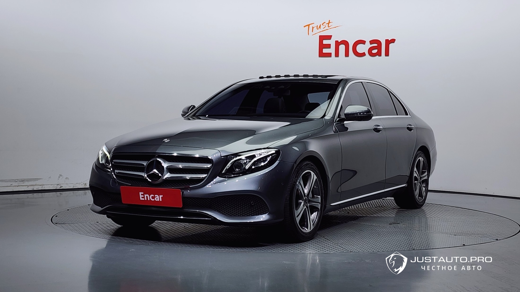 Автомобиль Mercedes-Benz E-Class