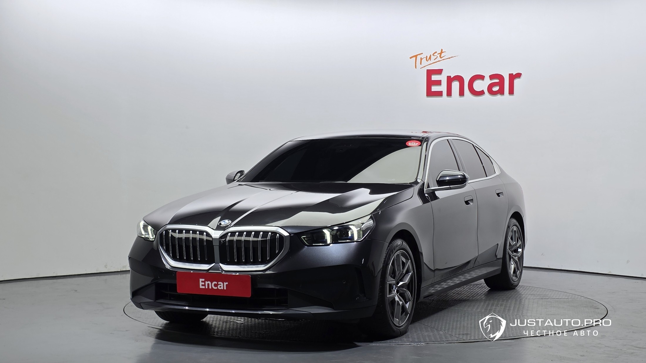 Автомобиль BMW 5-Series