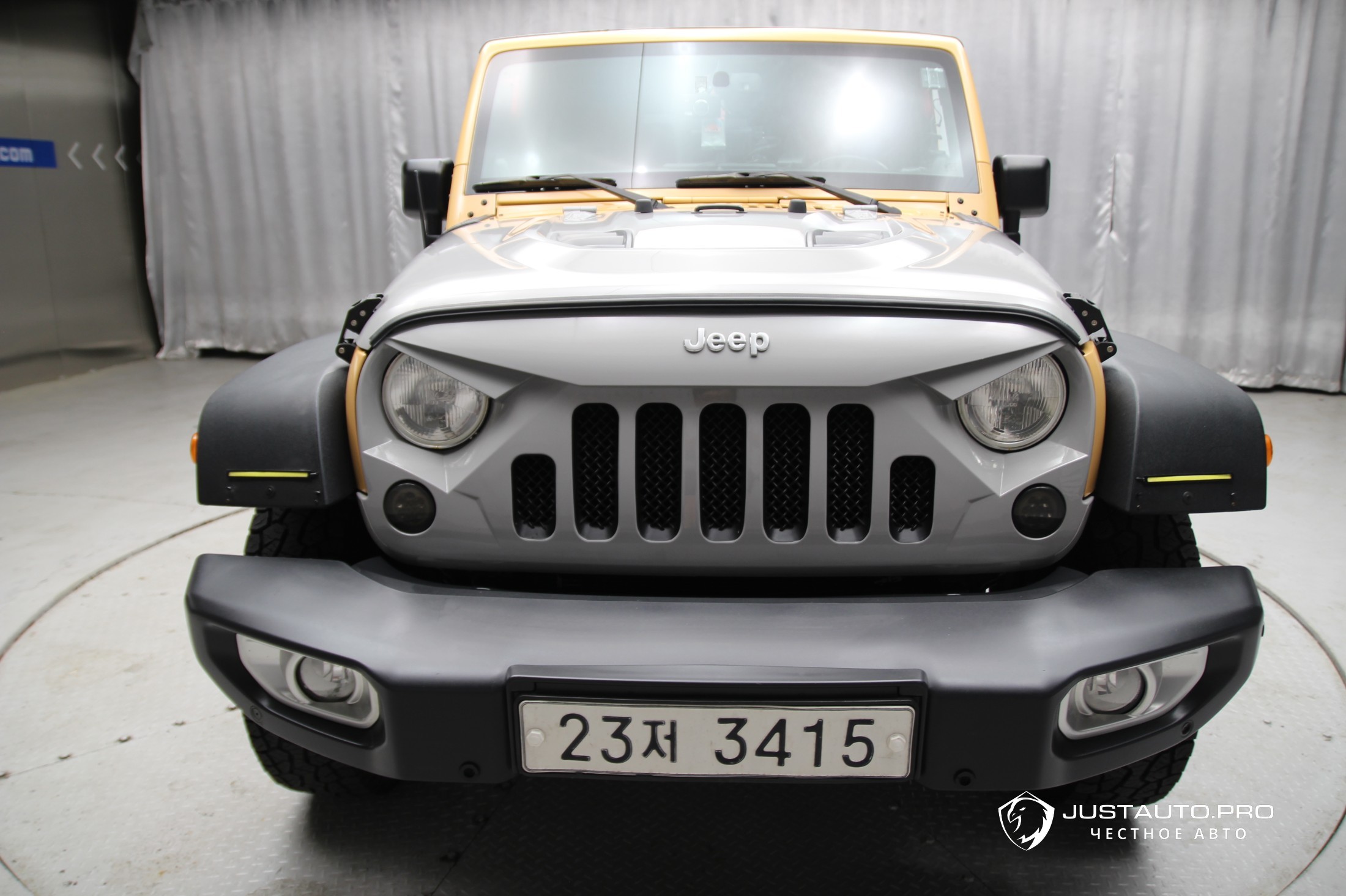 Автомобиль Jeep Wrangler