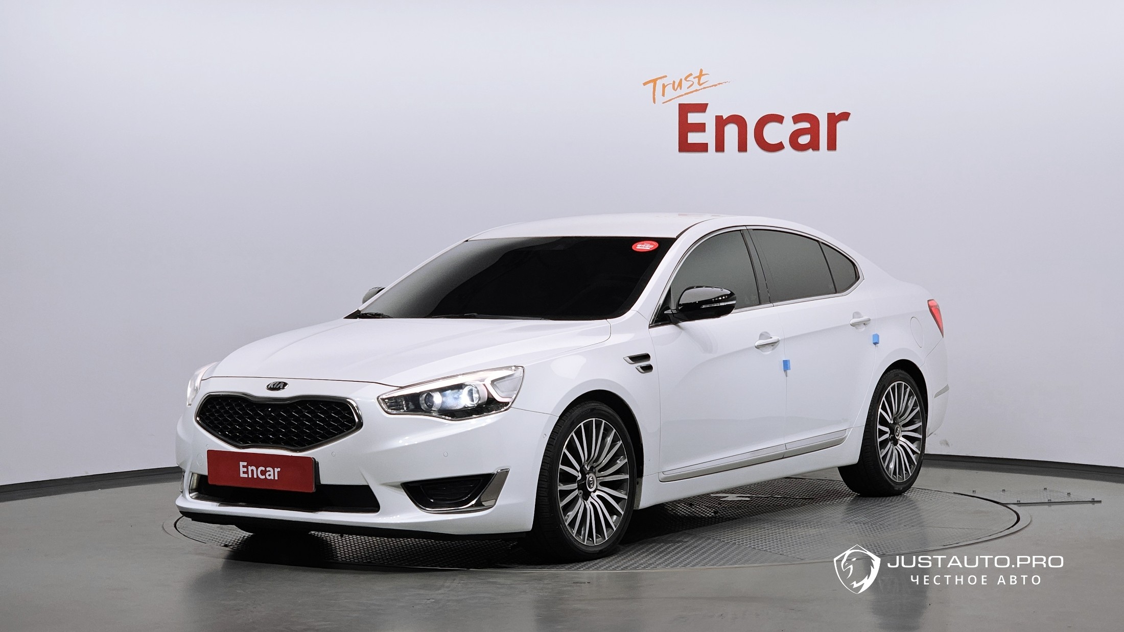 Автомобиль Kia K7