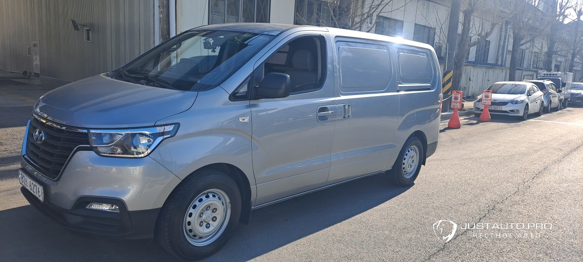 Автомобиль Hyundai Starex