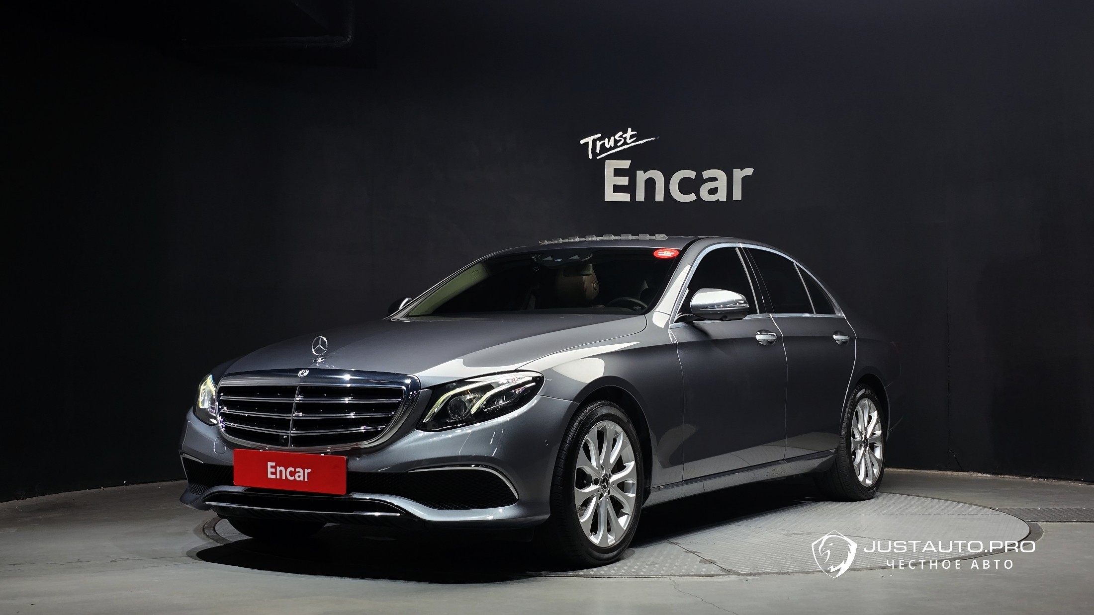 Автомобиль Mercedes-Benz E-Class