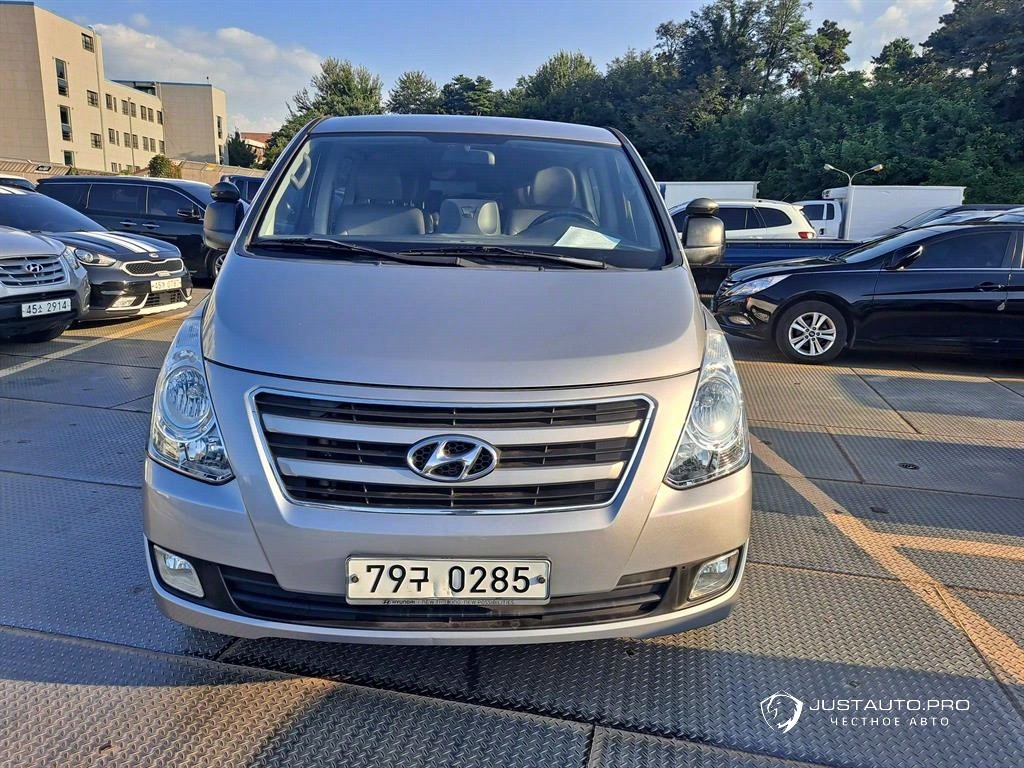 Автомобиль Hyundai Starex