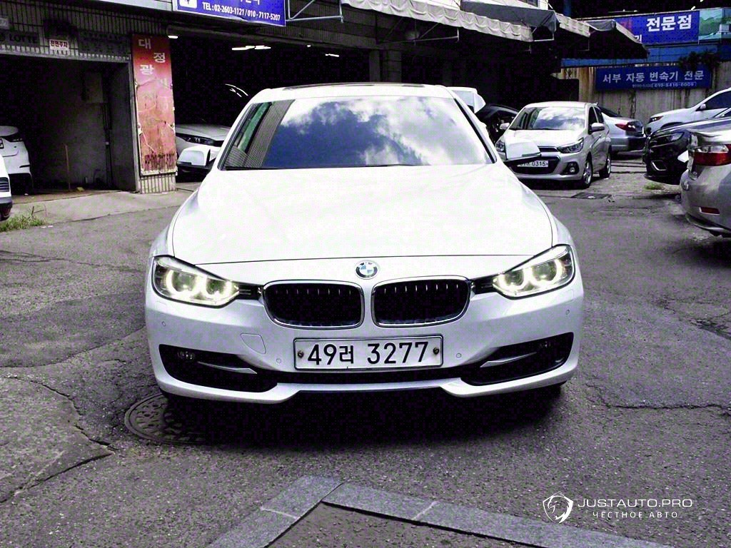 Автомобиль BMW 3-Series