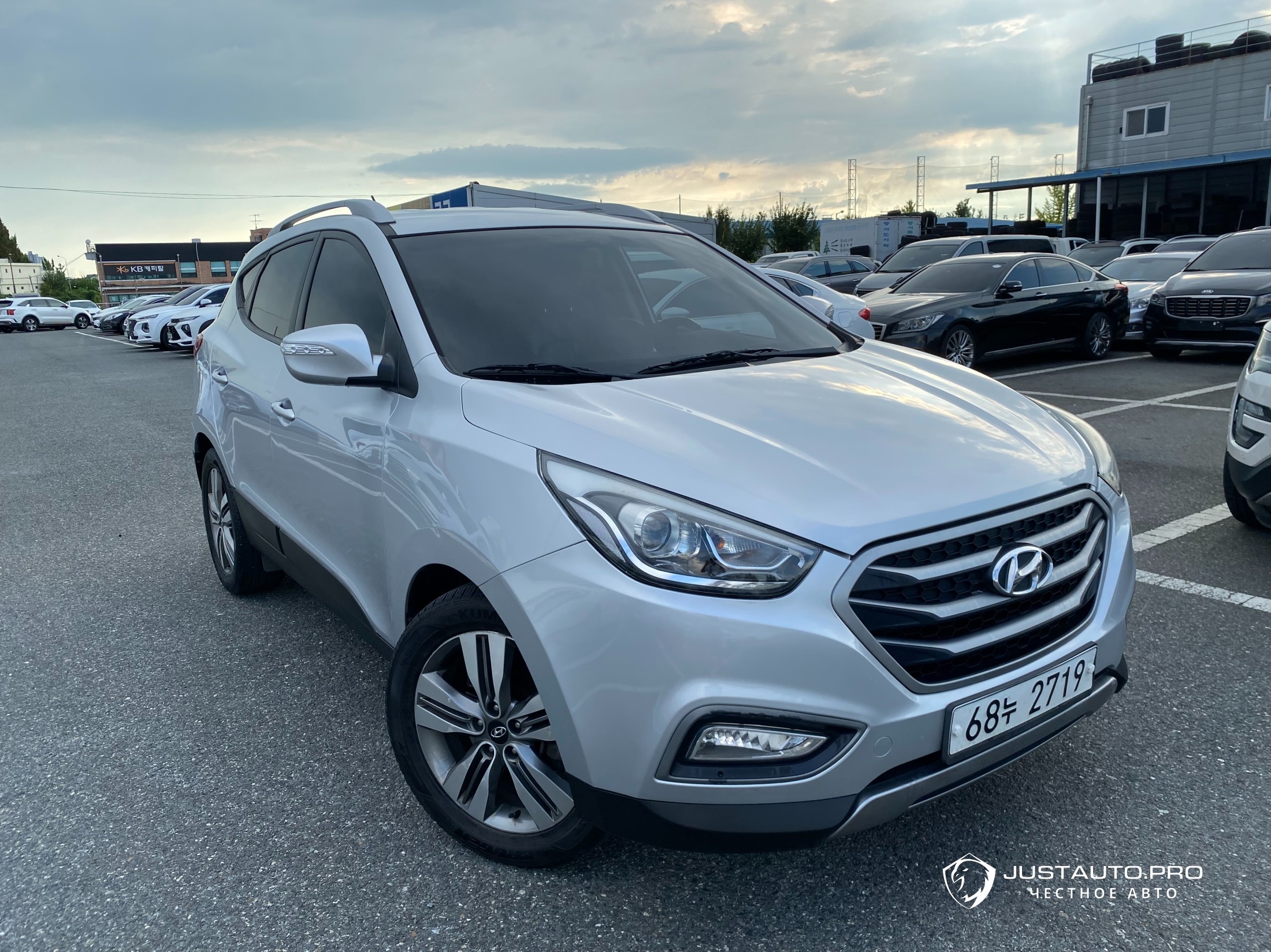 Автомобиль Hyundai Tucson