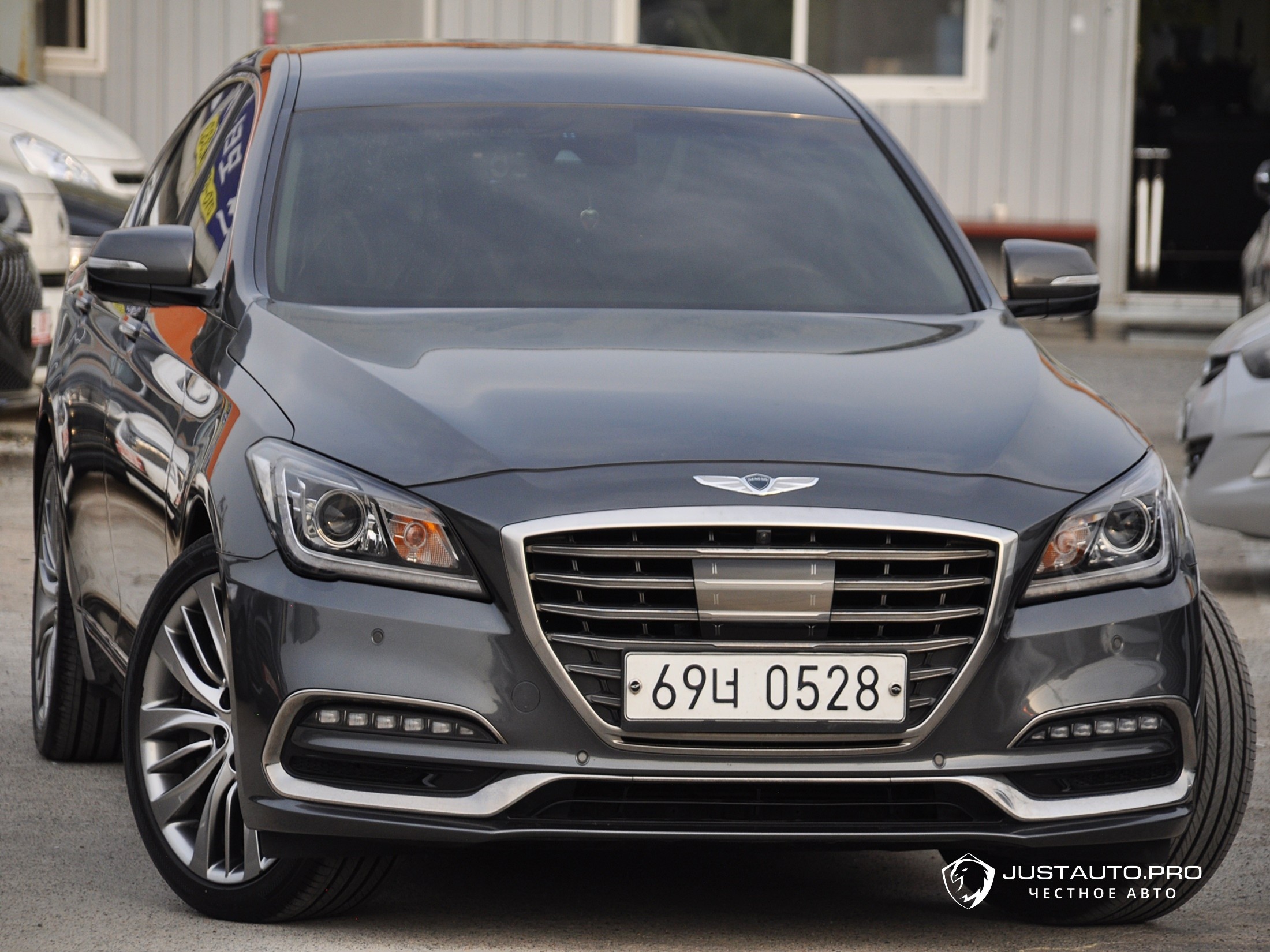 Автомобиль Genesis G80