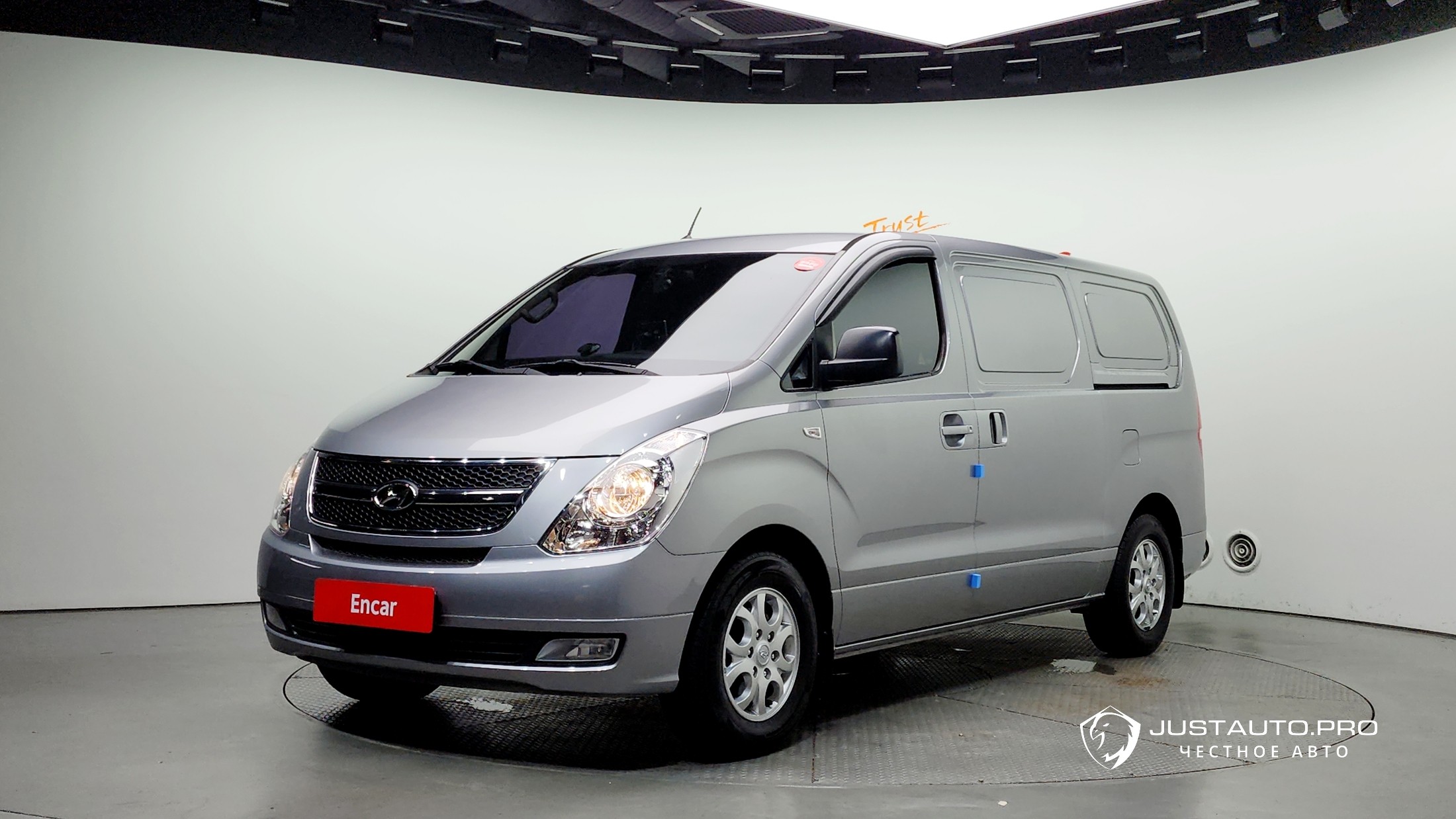 Автомобиль Hyundai Starex