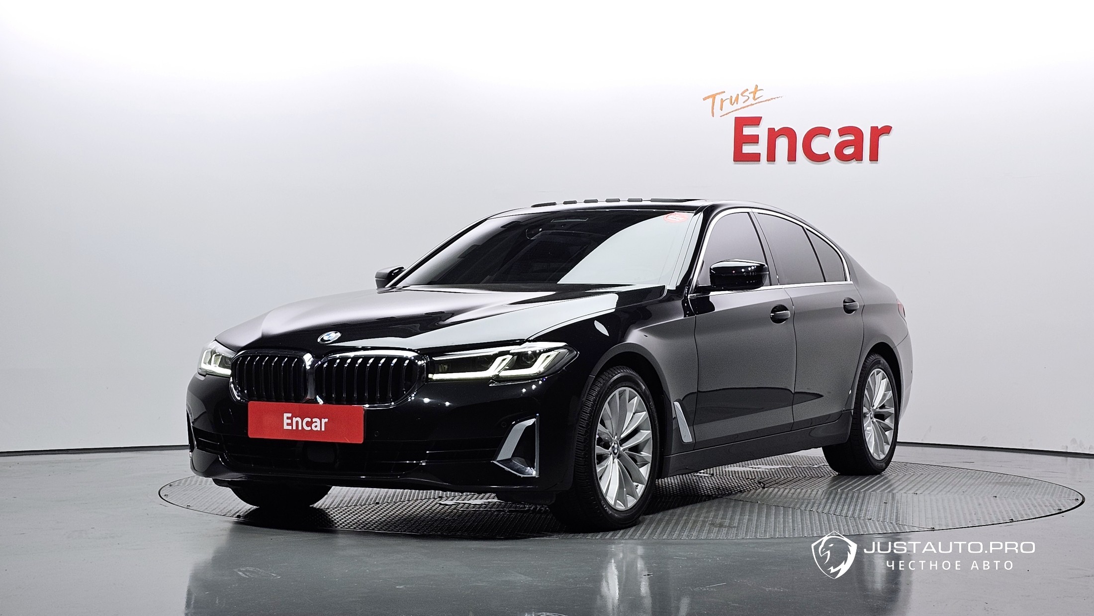 Автомобиль BMW 5-Series