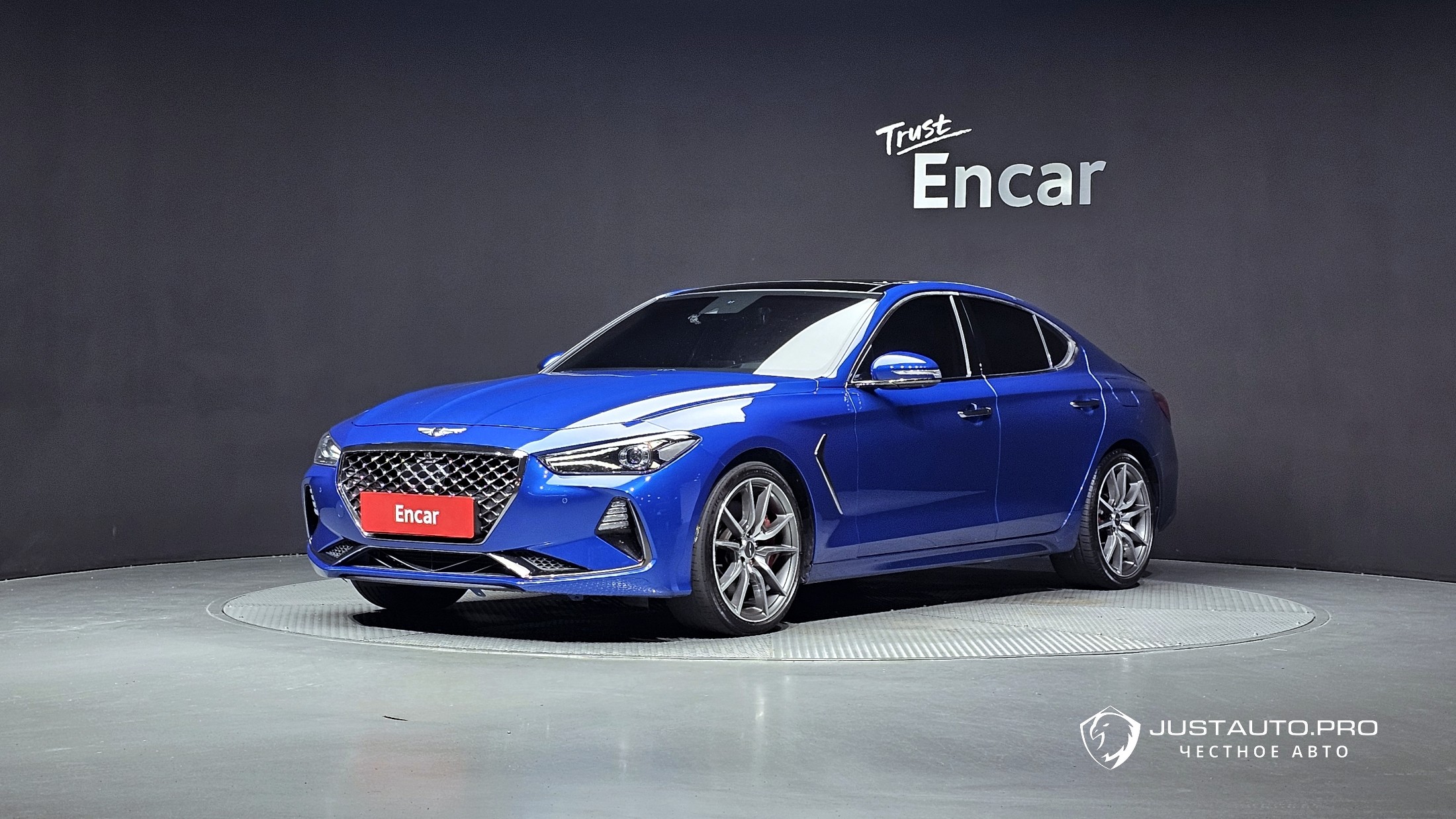 Автомобиль Genesis G70