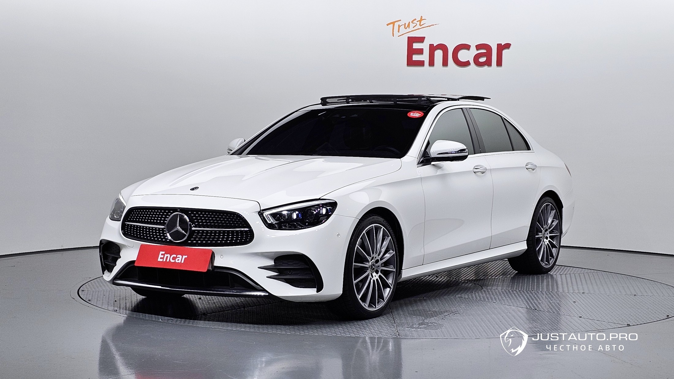 Автомобиль Mercedes-Benz E-Class