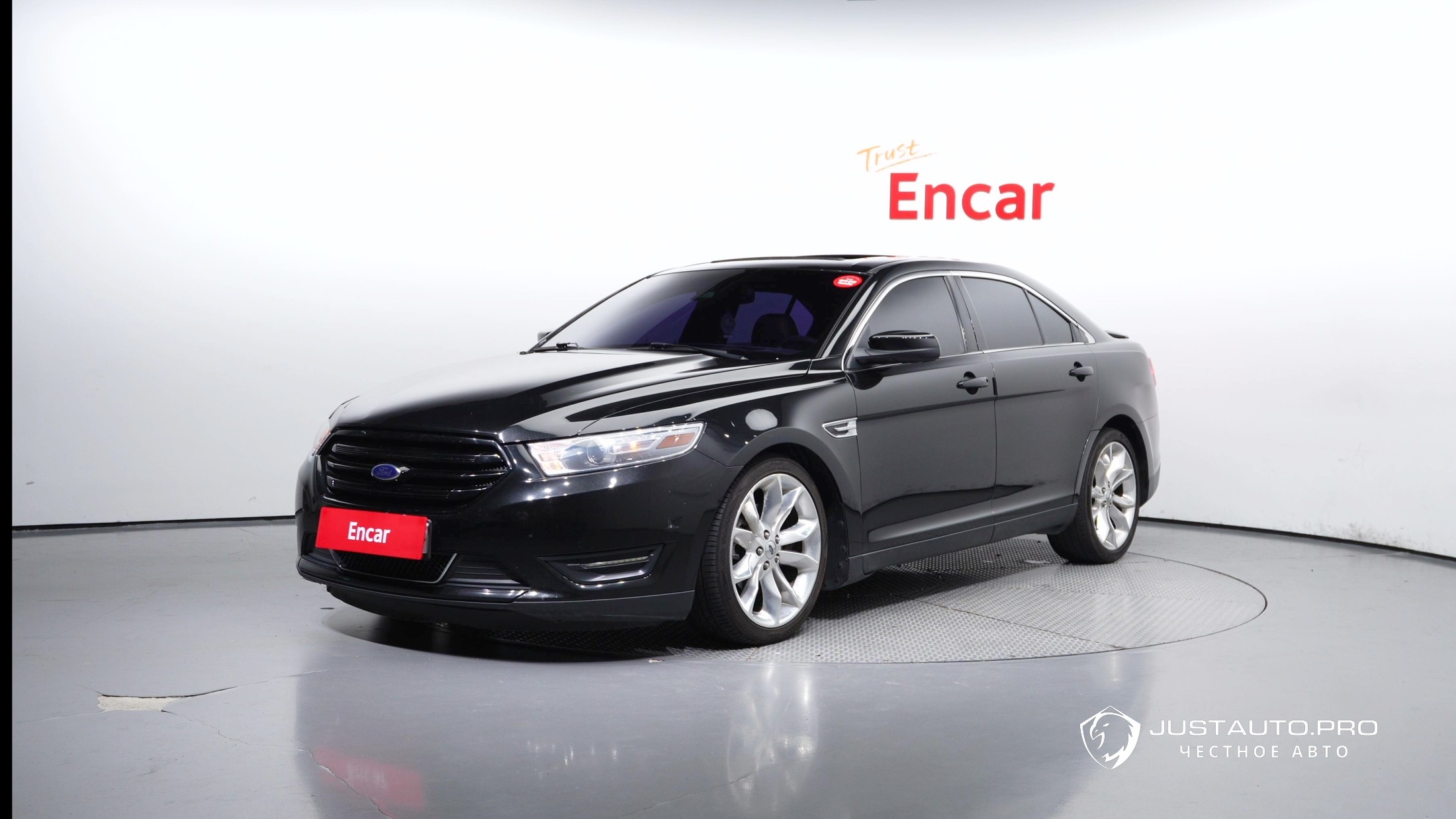 Автомобиль Ford Taurus