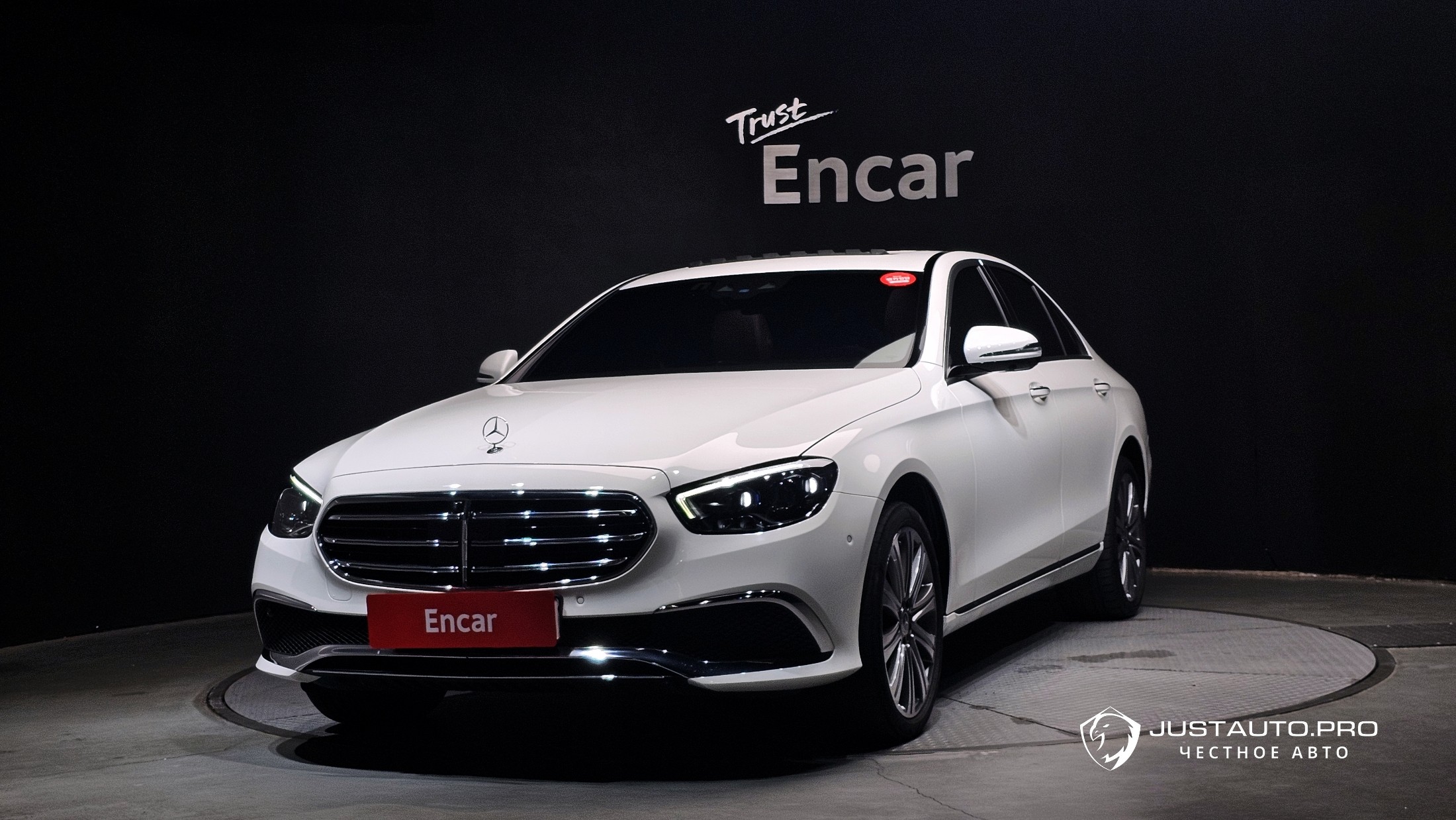 Автомобиль Mercedes-Benz E-Class